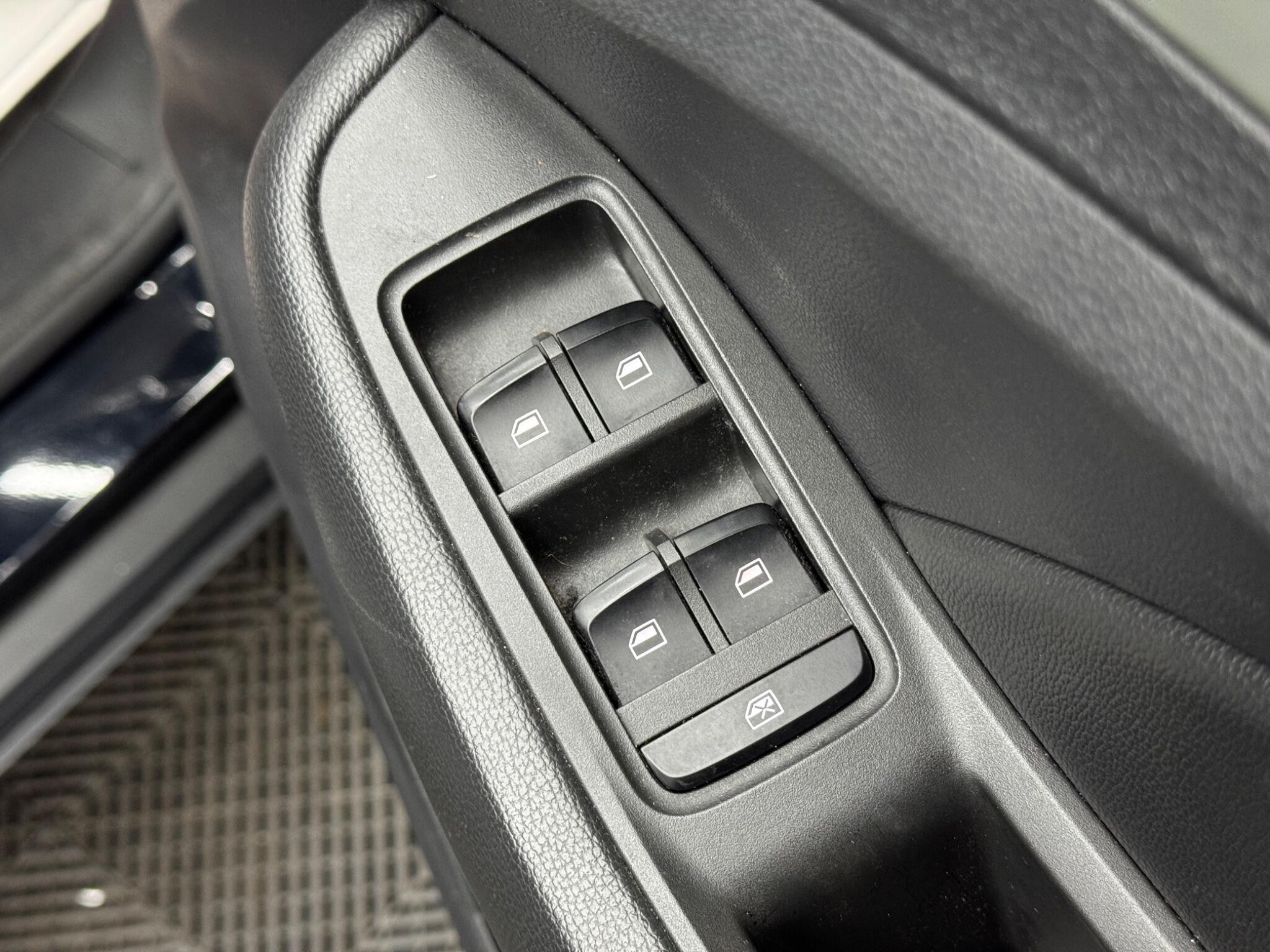 MG MG ZS 1.0 T-GDI Exclusive Auto Euro 6 5dr 5dr Automatic 2026