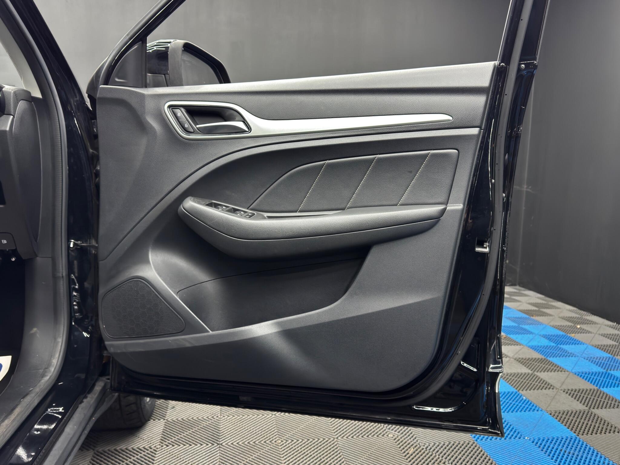 MG MG ZS 1.0 T-GDI Exclusive Auto Euro 6 5dr 5dr Automatic 2026