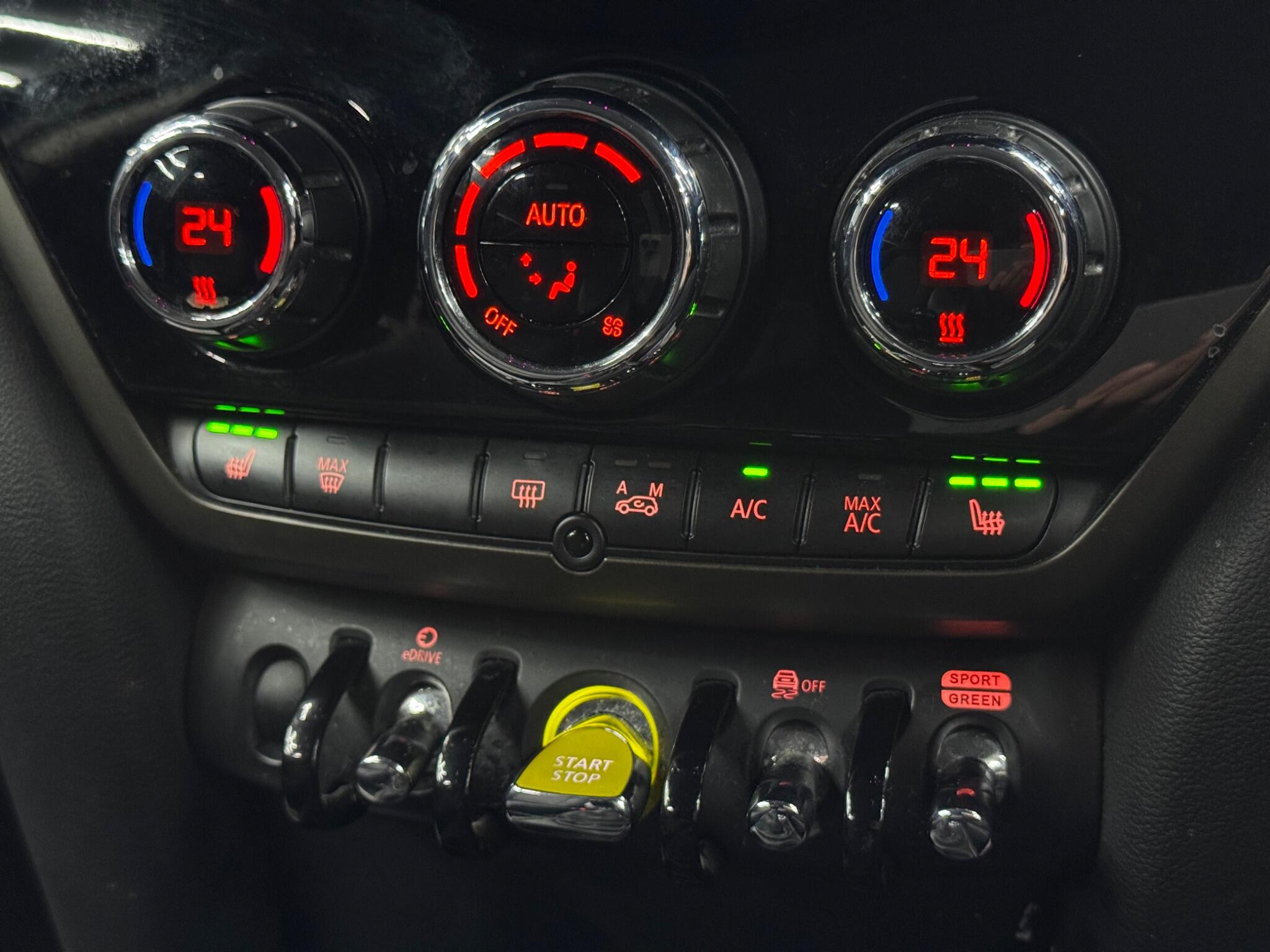 MINI Countryman 1.5 10kWh Cooper SE Classic Auto ALL4 Euro 6 (s/s) 5dr 5dr Automatic 2026