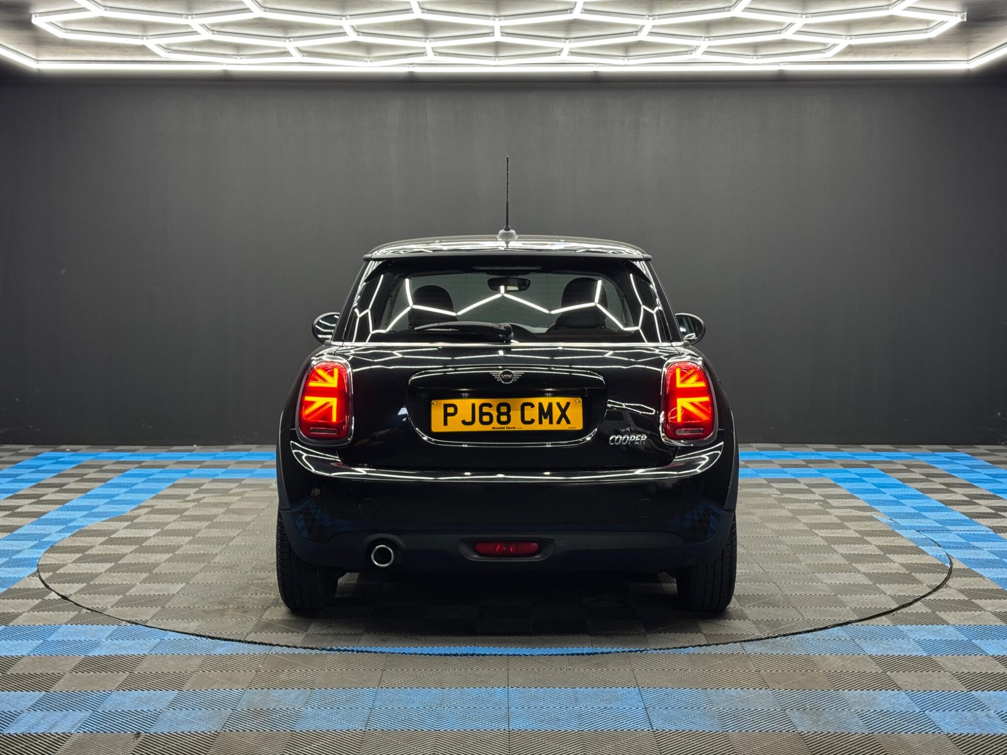 MINI Hatch 1.5 Cooper Euro 6 (s/s) 3dr 3dr Manual 2026