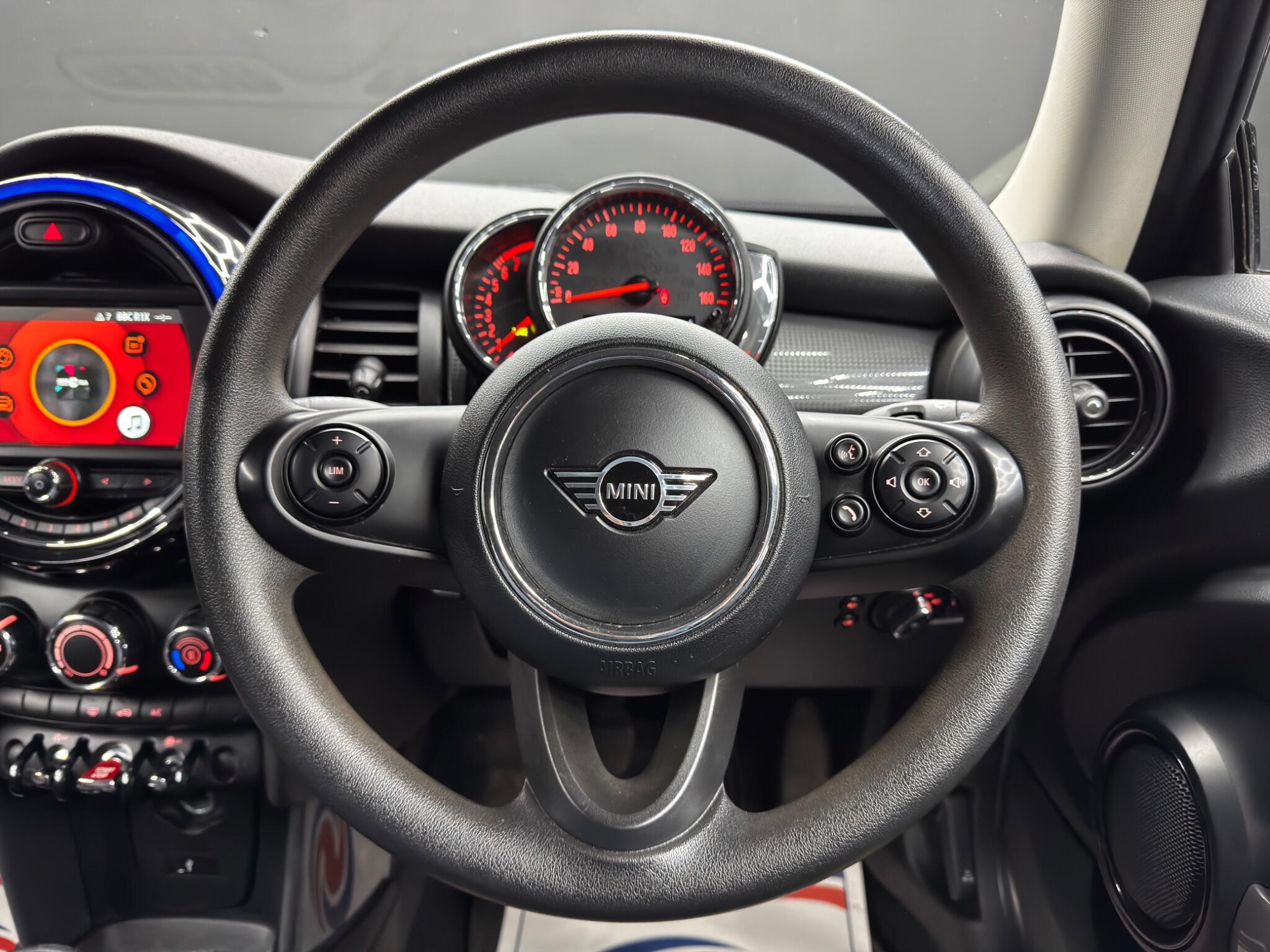 MINI Hatch 1.5 Cooper Euro 6 (s/s) 3dr 3dr Manual 2026