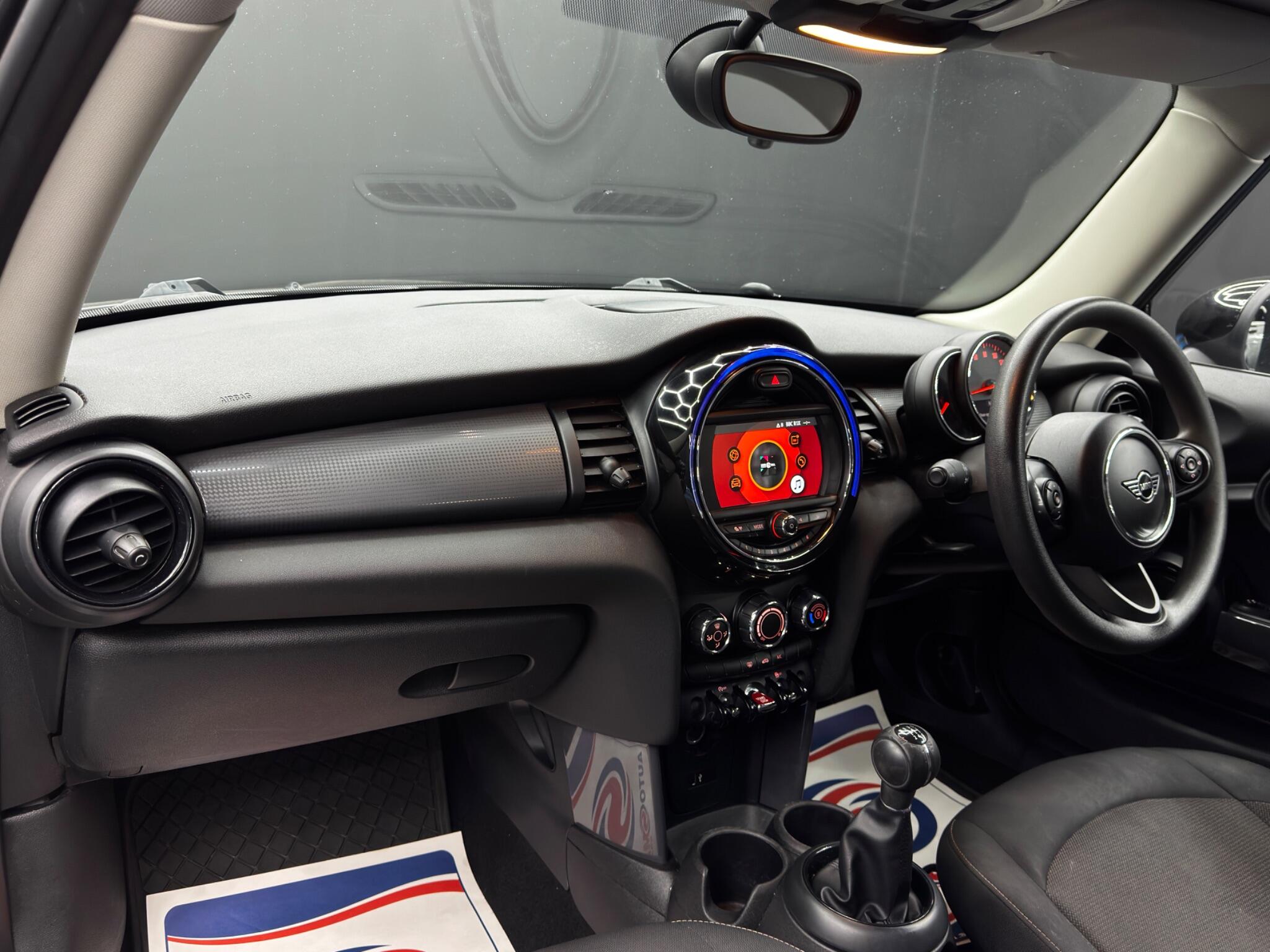 MINI Hatch 1.5 Cooper Euro 6 (s/s) 3dr 3dr Manual 2026