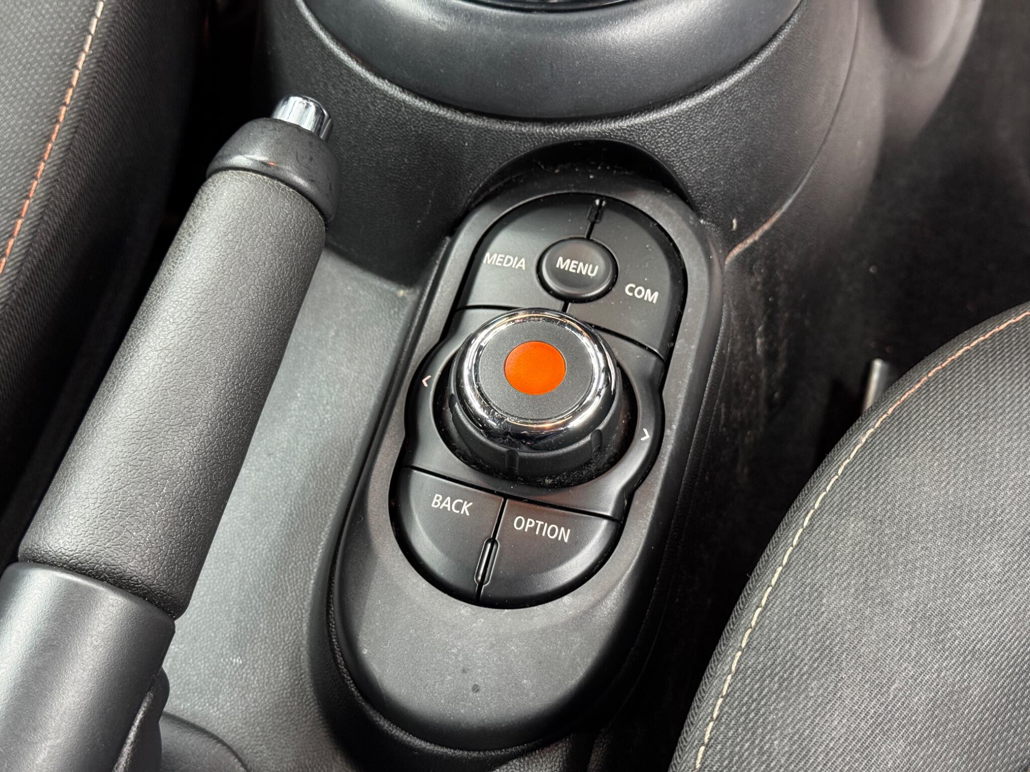 MINI Hatch 1.5 Cooper Euro 6 (s/s) 3dr 3dr Manual 2026