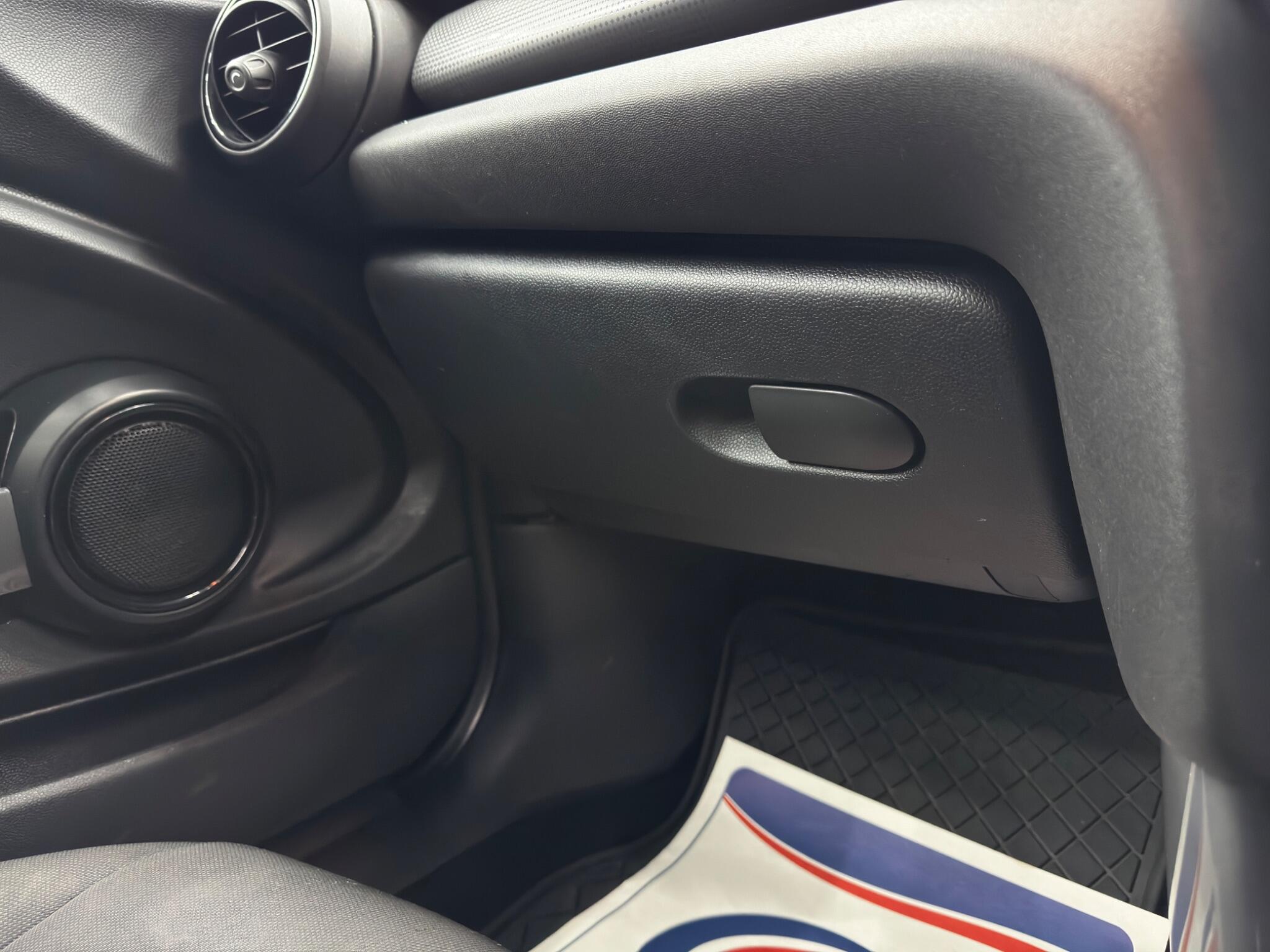 MINI Hatch 1.5 Cooper Euro 6 (s/s) 3dr 3dr Manual 2026