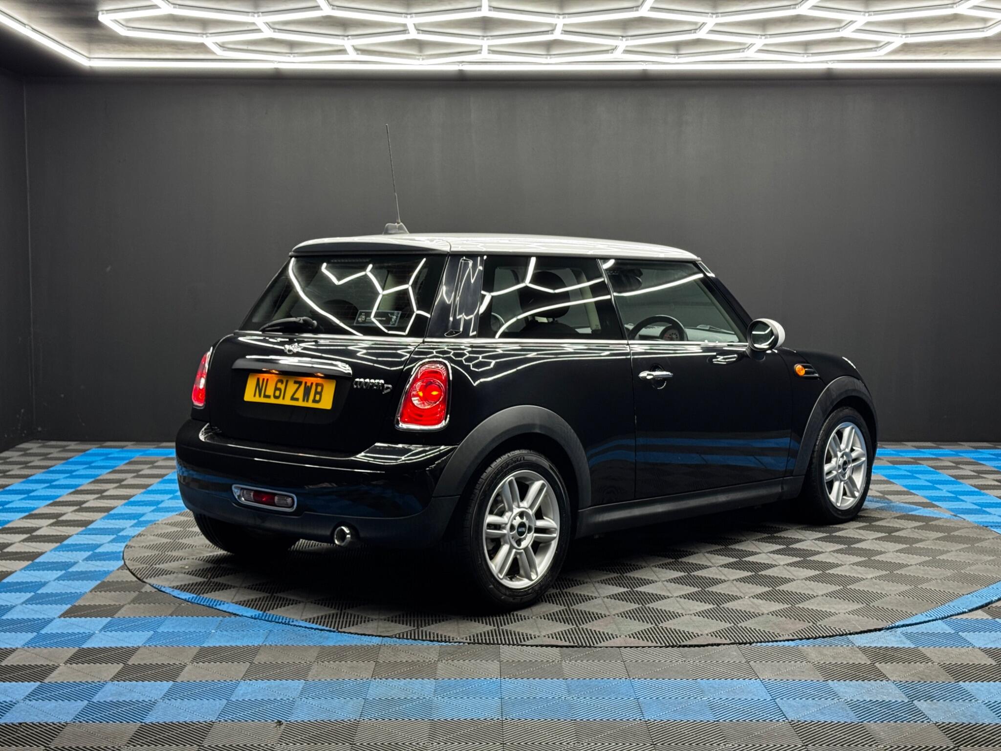 MINI Hatch 1.6 Cooper D Euro 5 (s/s) 3dr 3dr Manual 2026