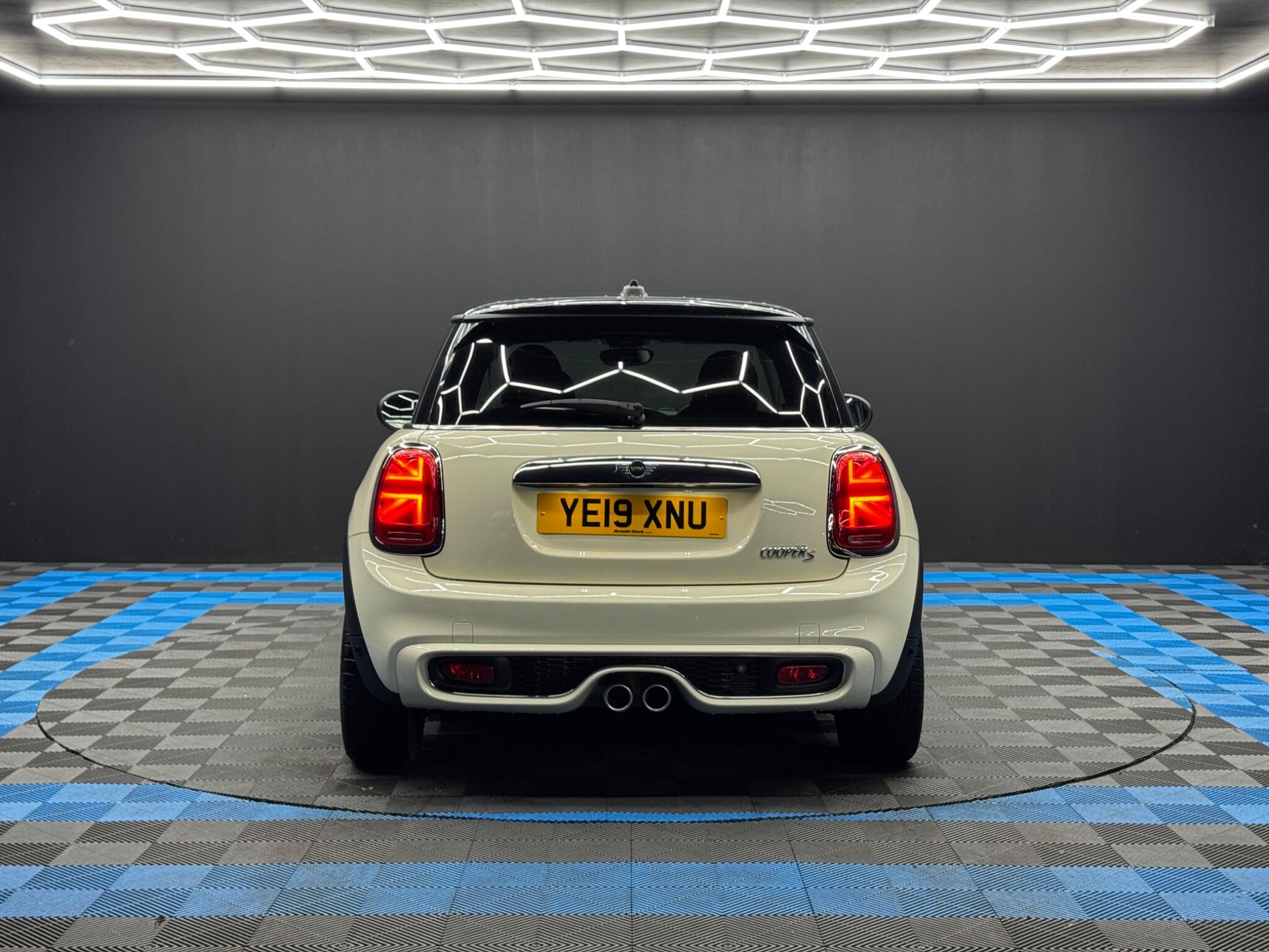 MINI Hatch 2.0 Cooper S Exclusive Euro 6 (s/s) 3dr 3dr Manual 2026