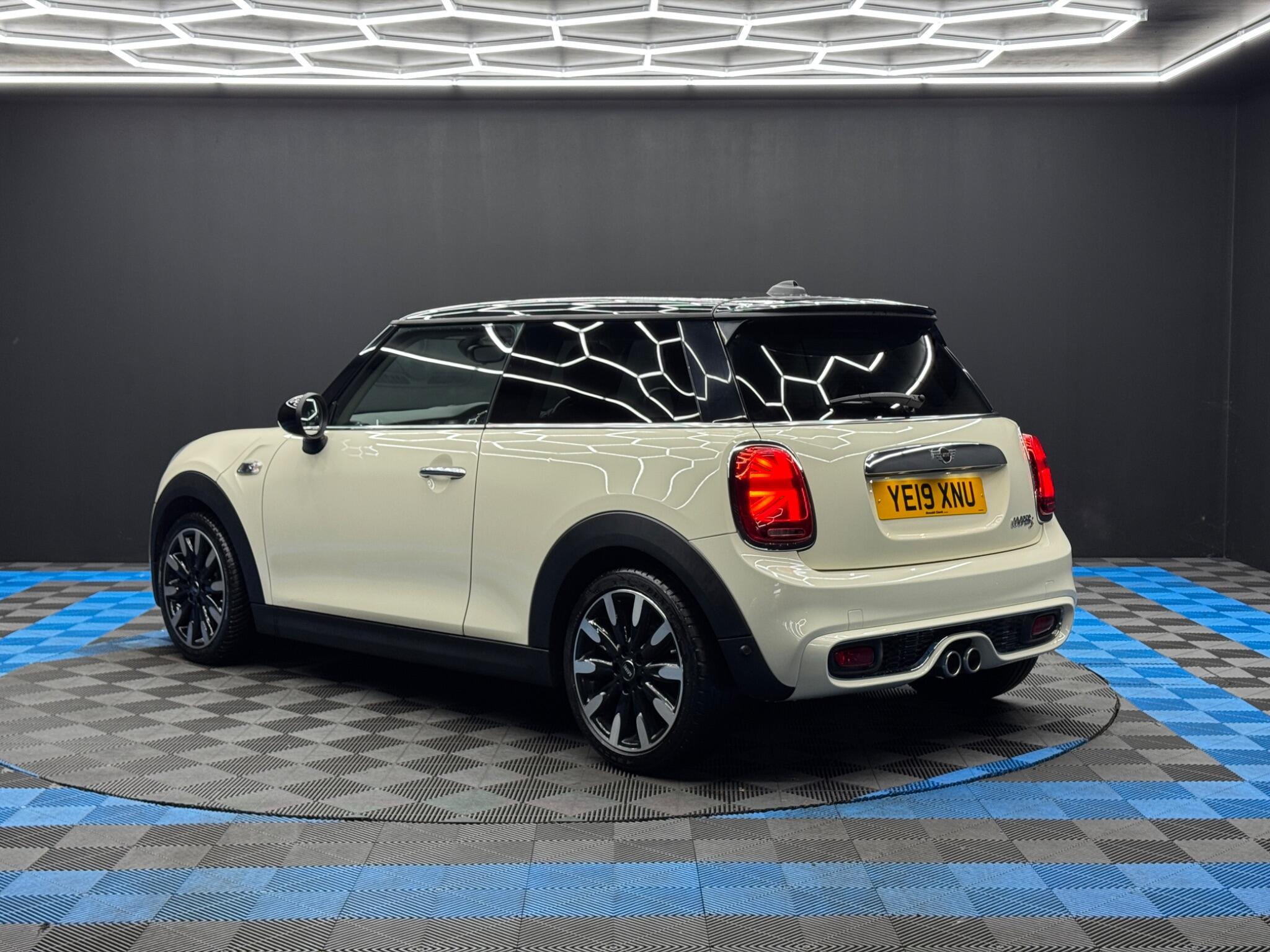 MINI Hatch 2.0 Cooper S Exclusive Euro 6 (s/s) 3dr 3dr Manual 2026