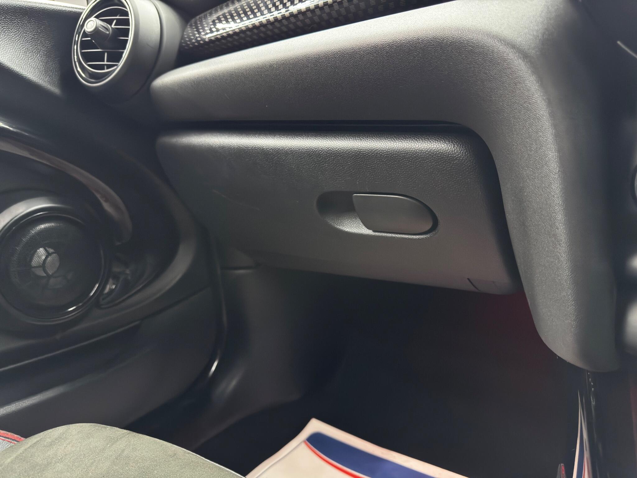 MINI Hatch 2.0 John Cooper Works Auto Euro 6 (s/s) 3dr 3dr Automatic 2026