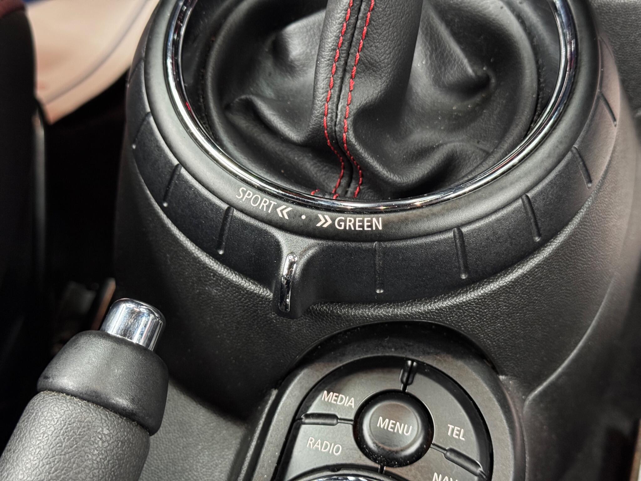 MINI Hatch 2.0 John Cooper Works Auto Euro 6 (s/s) 3dr 3dr Automatic 2026