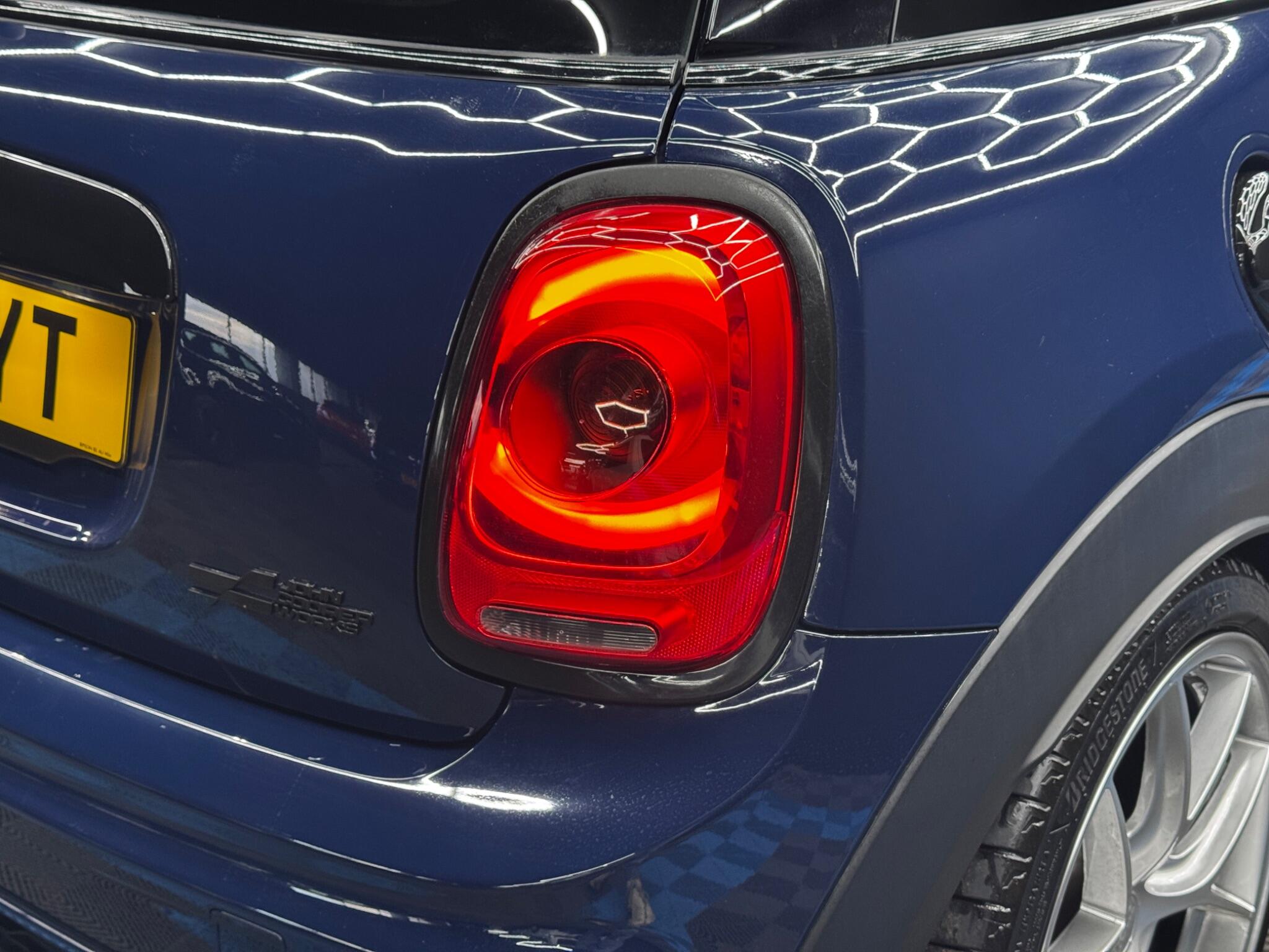 MINI Hatch 2.0 John Cooper Works Auto Euro 6 (s/s) 3dr 3dr Automatic 2026