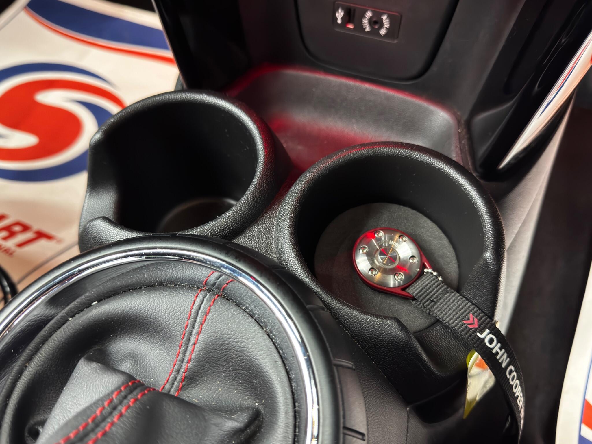 MINI Hatch 2.0 John Cooper Works Auto Euro 6 (s/s) 3dr 3dr Automatic 2026