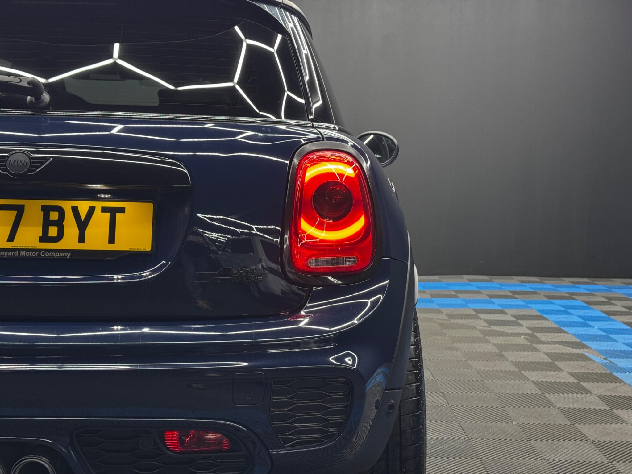 MINI Hatch 2.0 John Cooper Works Auto Euro 6 (s/s) 3dr 3dr Automatic 2026