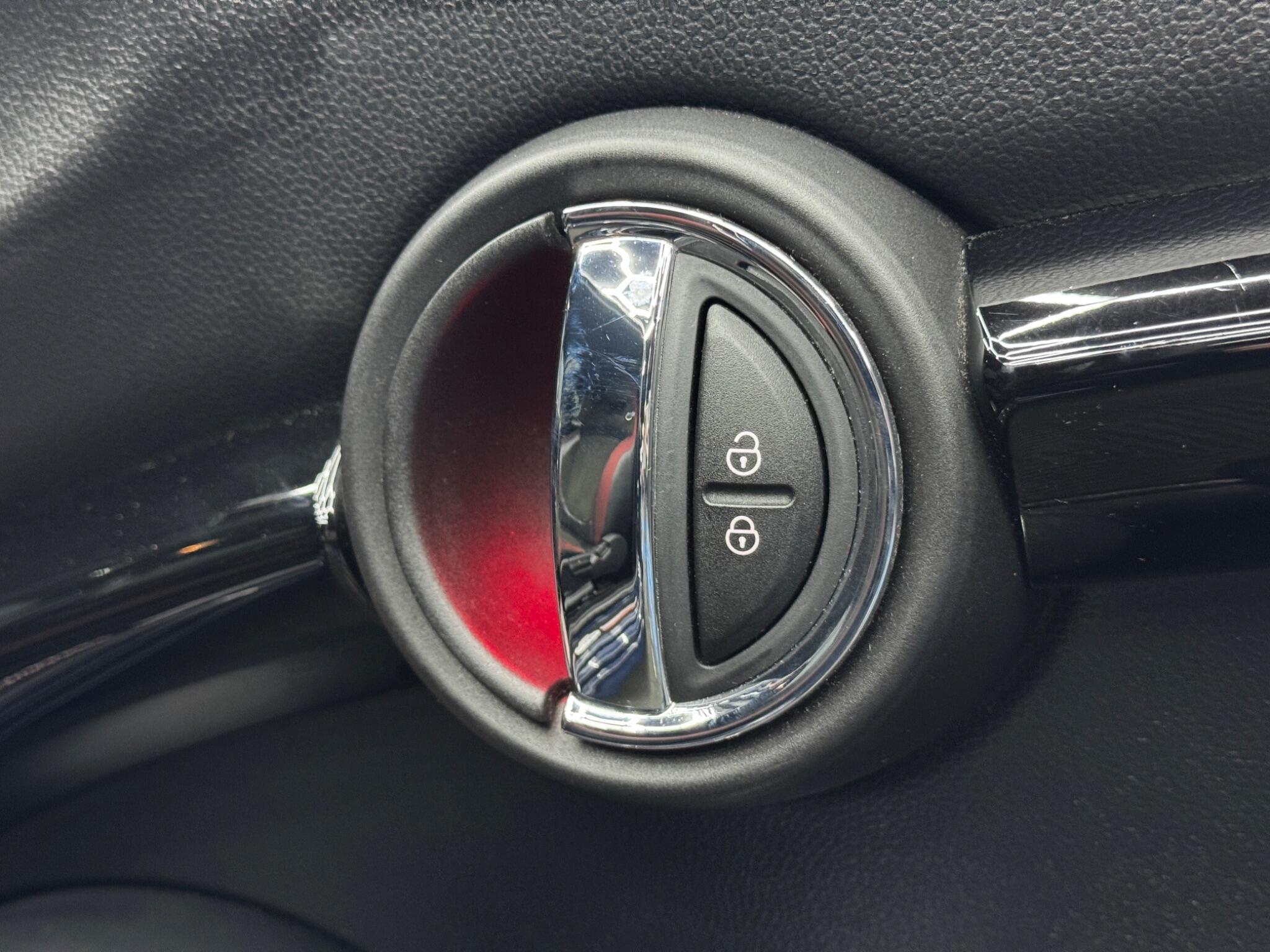 MINI Hatch 2.0 John Cooper Works Auto Euro 6 (s/s) 3dr 3dr Automatic 2026