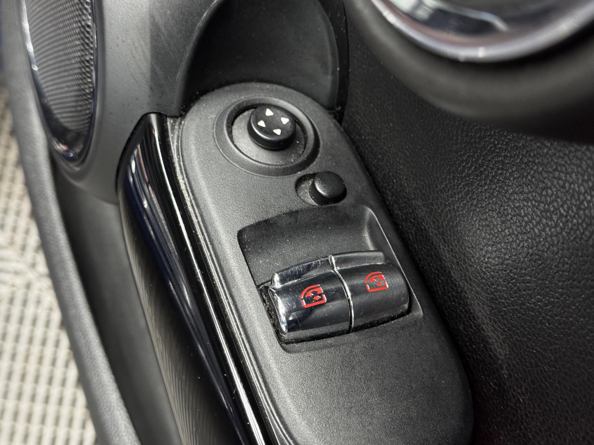 MINI Hatch 2.0 John Cooper Works Auto Euro 6 (s/s) 3dr 3dr Automatic 2026