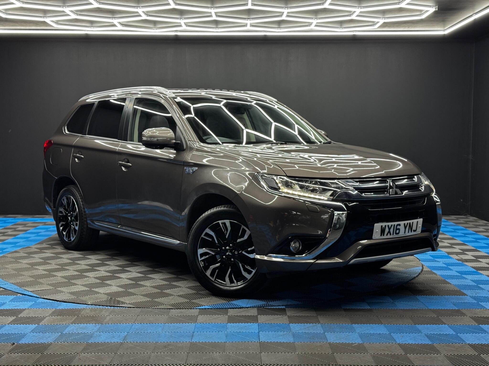 Mitsubishi Outlander 2.0h 12kWh GX4h CVT 4WD Euro 6 (s/s) 5dr 5dr Automatic 2025