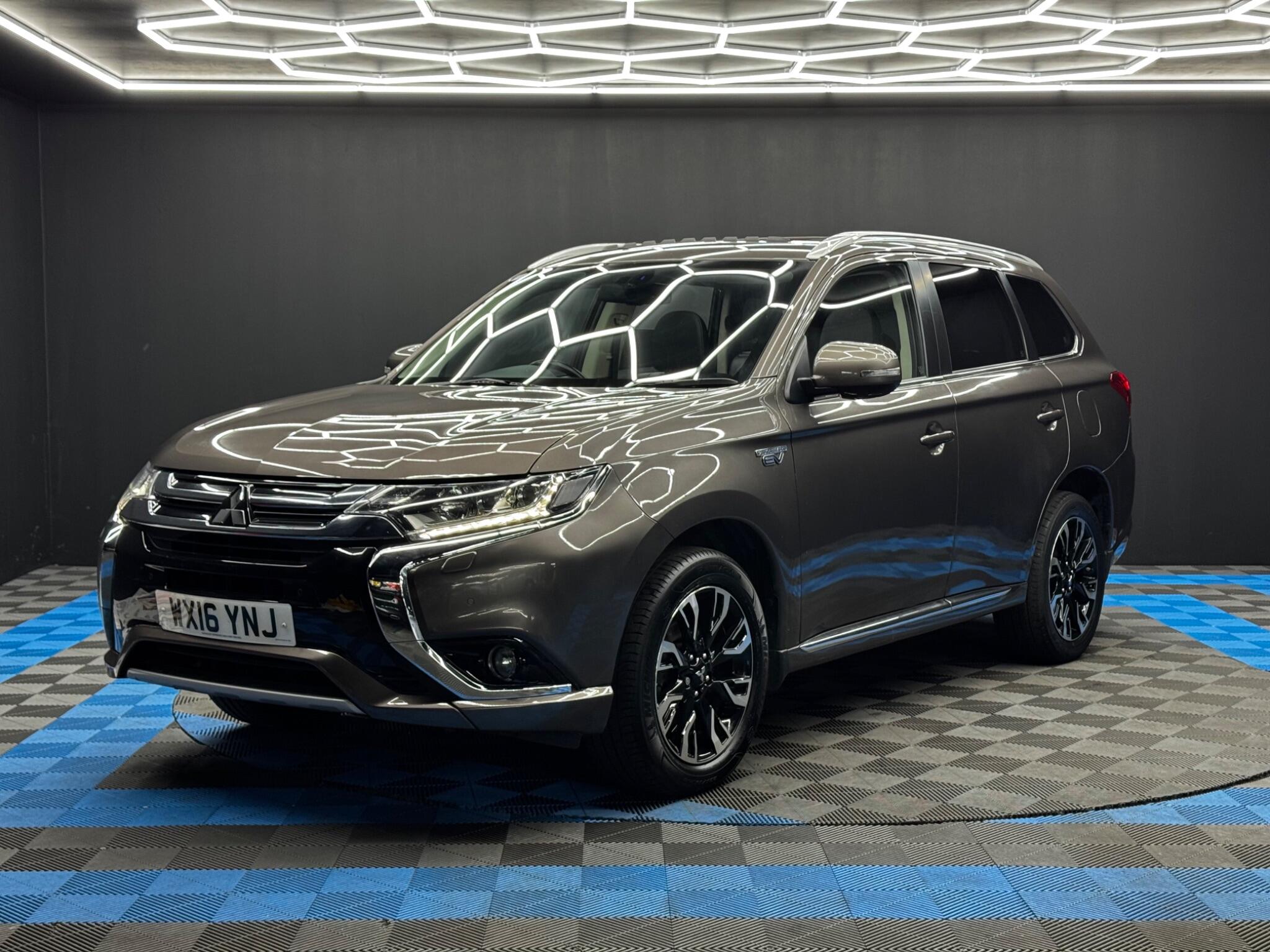 Mitsubishi Outlander 2.0h 12kWh GX4h CVT 4WD Euro 6 (s/s) 5dr 5dr Automatic 2025