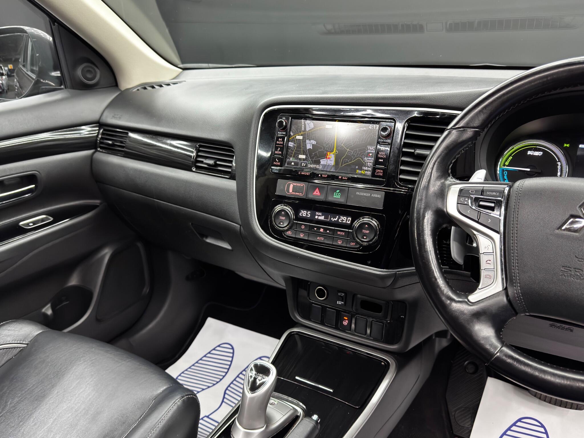 Mitsubishi Outlander 2.0h 12kWh GX4h CVT 4WD Euro 6 (s/s) 5dr 5dr Automatic 2025