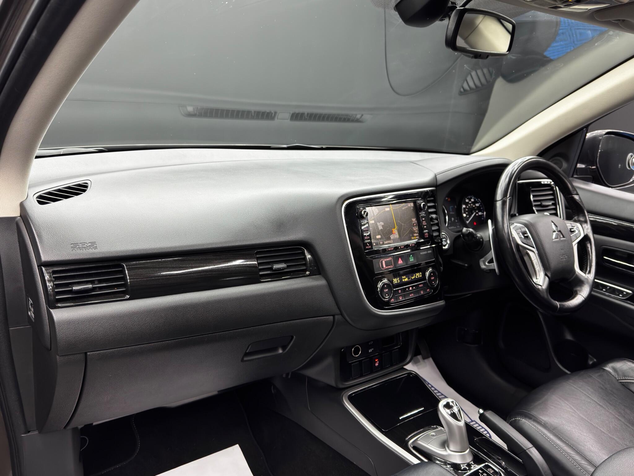 Mitsubishi Outlander 2.0h 12kWh GX4h CVT 4WD Euro 6 (s/s) 5dr 5dr Automatic 2025