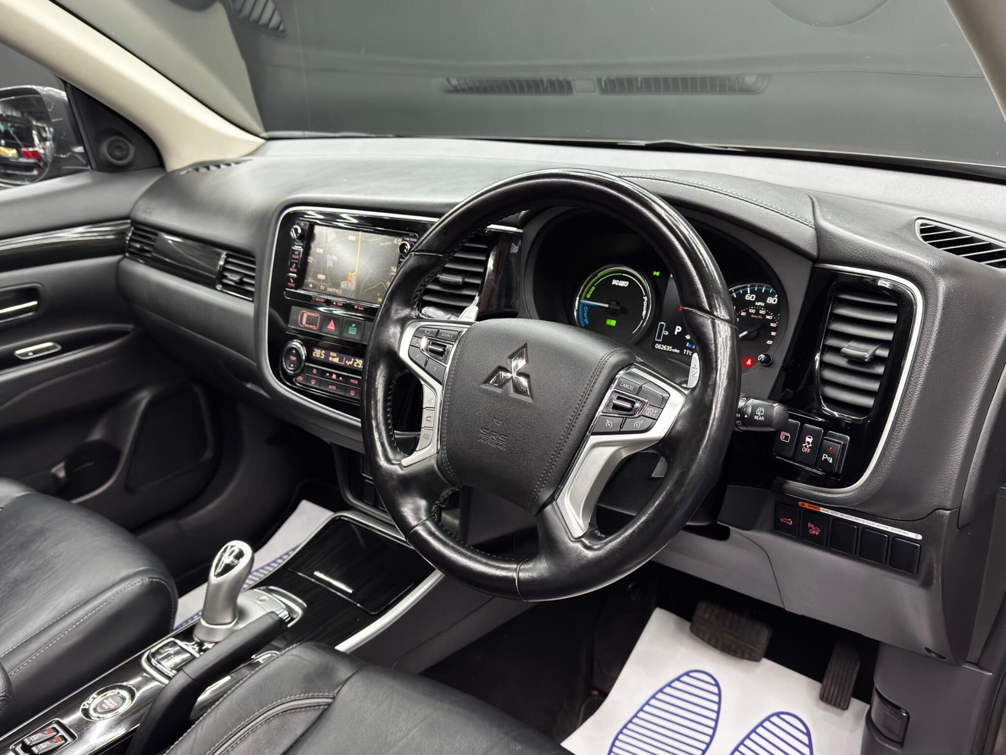 Mitsubishi Outlander 2.0h 12kWh GX4h CVT 4WD Euro 6 (s/s) 5dr 5dr Automatic 2025