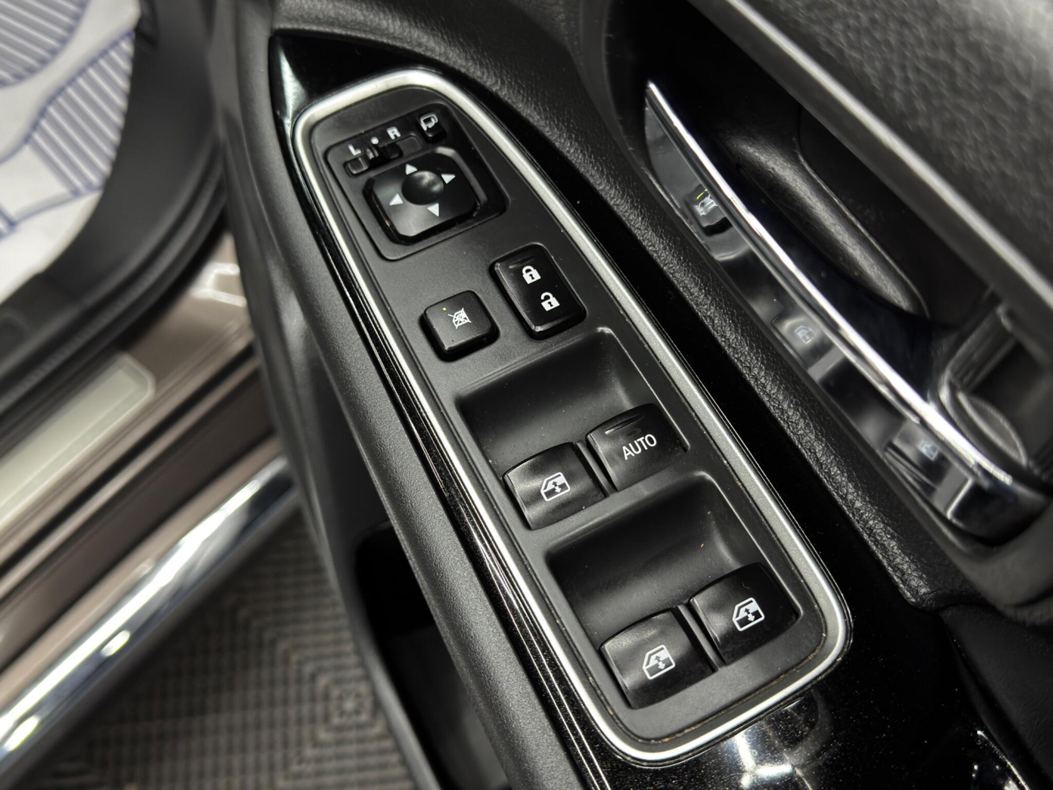 Mitsubishi Outlander 2.0h 12kWh GX4h CVT 4WD Euro 6 (s/s) 5dr 5dr Automatic 2025