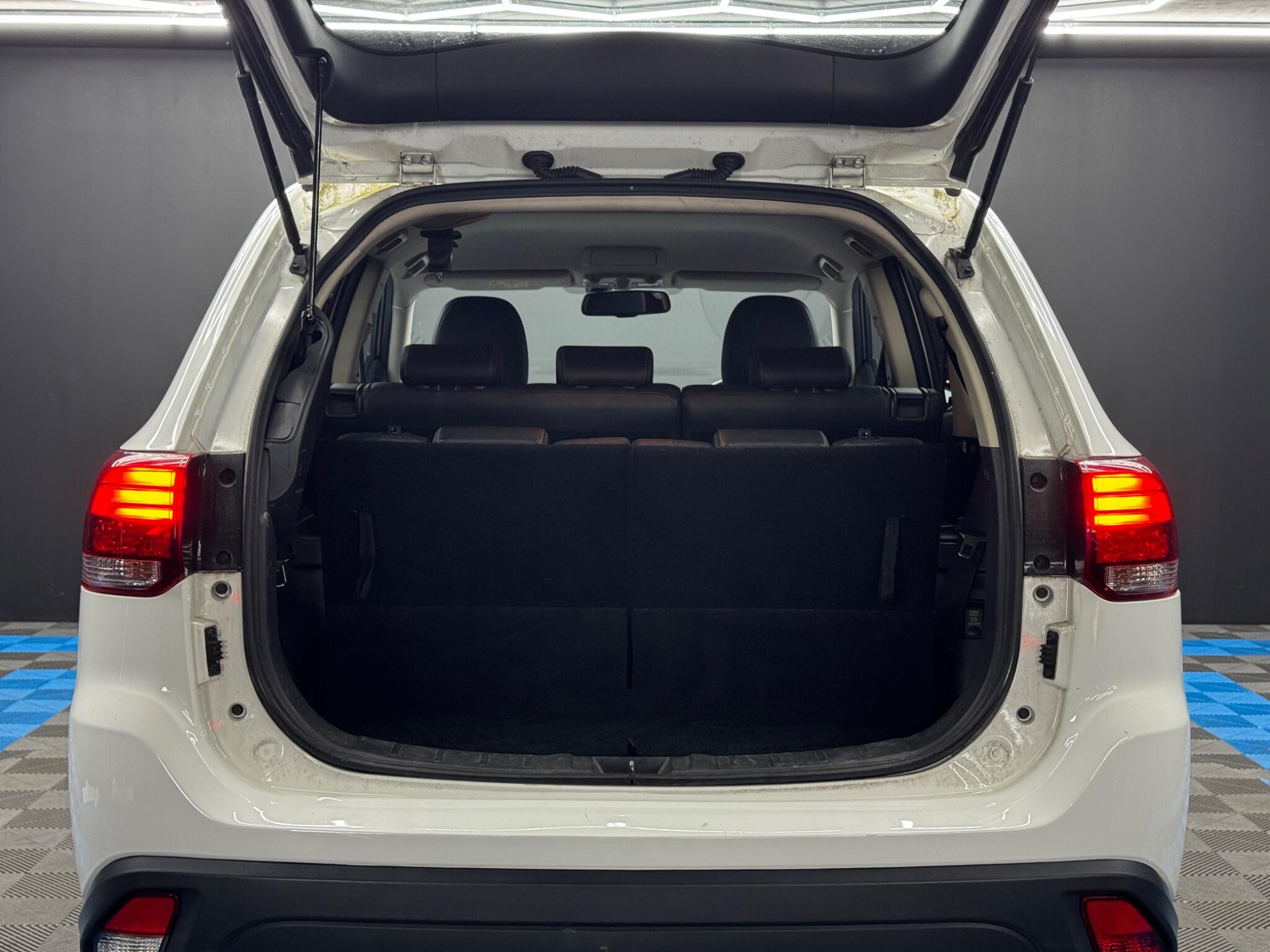 Mitsubishi Outlander 2.2 DI-D 4 Auto 4WD Euro 6 5dr 5dr Automatic 2026