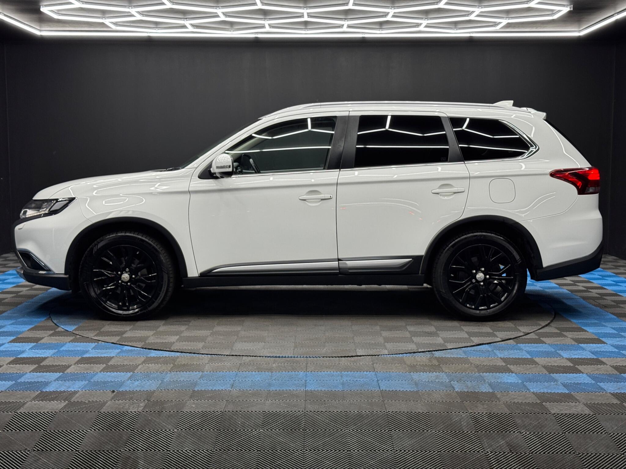 Mitsubishi Outlander 2.2 DI-D 4 Auto 4WD Euro 6 5dr 5dr Automatic 2026