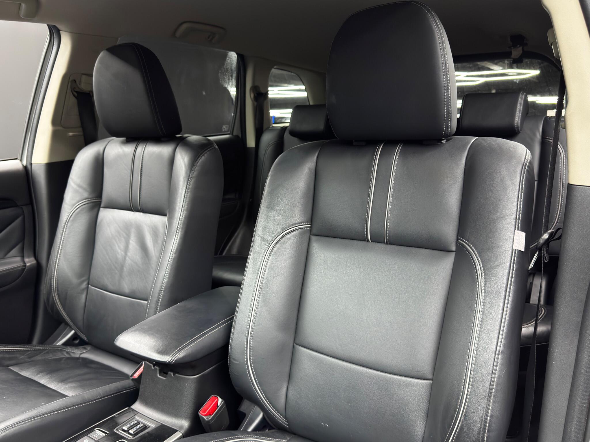 Mitsubishi Outlander 2.2 DI-D 4 Auto 4WD Euro 6 5dr 5dr Automatic 2026