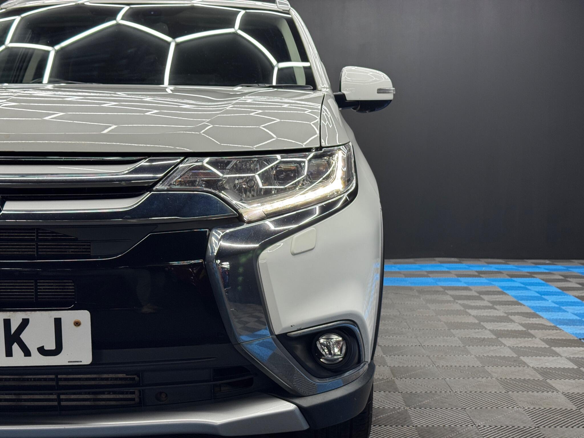 Mitsubishi Outlander 2.2 DI-D 4 Auto 4WD Euro 6 5dr 5dr Automatic 2026