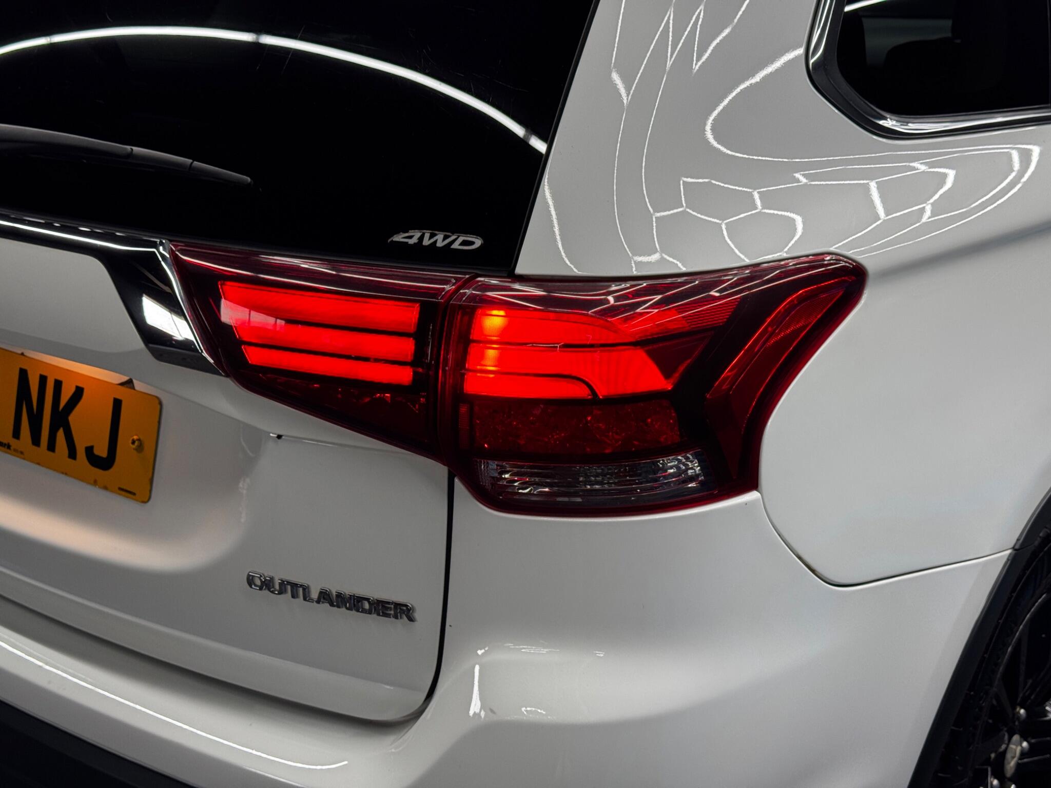 Mitsubishi Outlander 2.2 DI-D 4 Auto 4WD Euro 6 5dr 5dr Automatic 2026