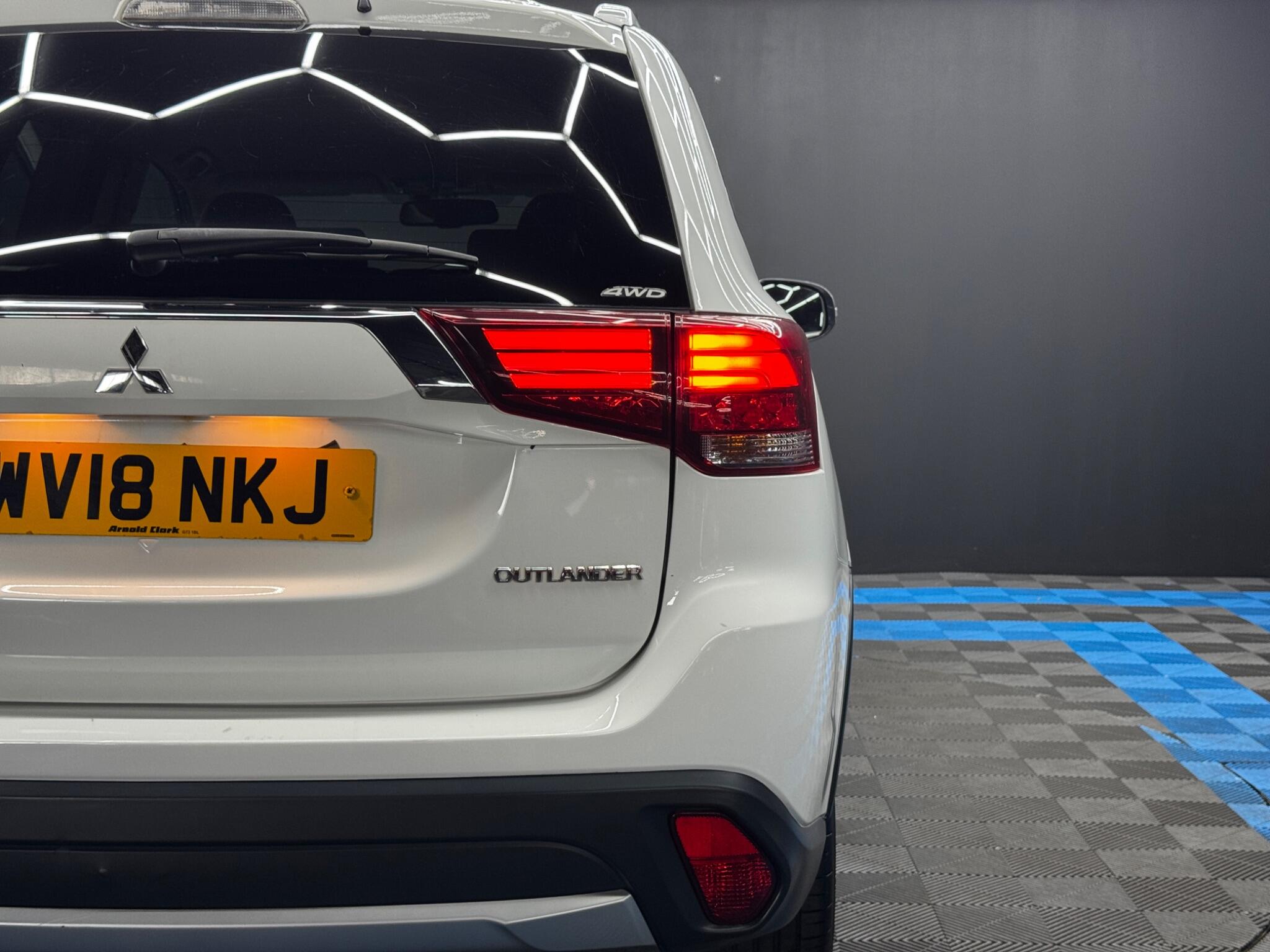 Mitsubishi Outlander 2.2 DI-D 4 Auto 4WD Euro 6 5dr 5dr Automatic 2026
