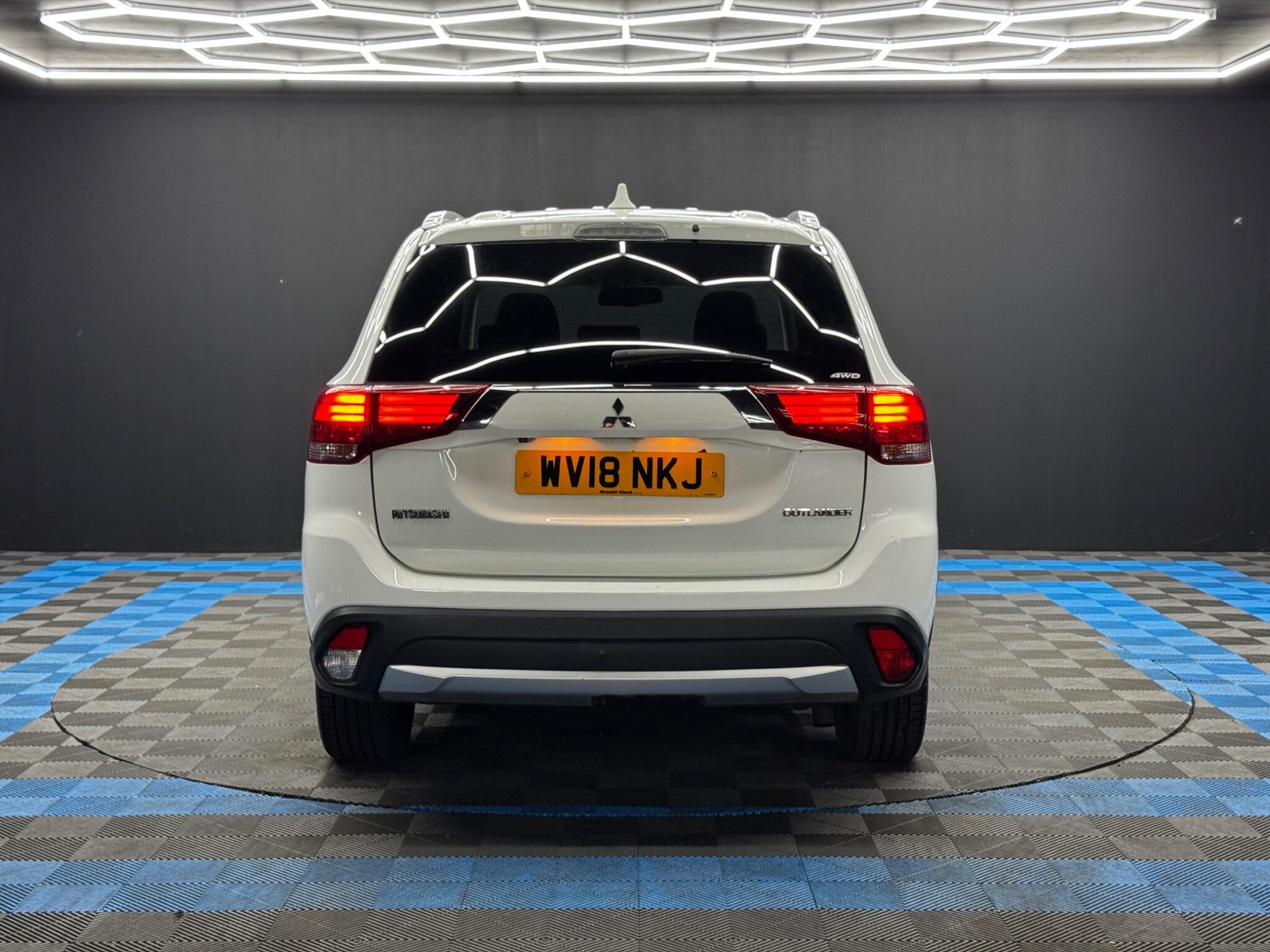 Mitsubishi Outlander 2.2 DI-D 4 Auto 4WD Euro 6 5dr 5dr Automatic 2026