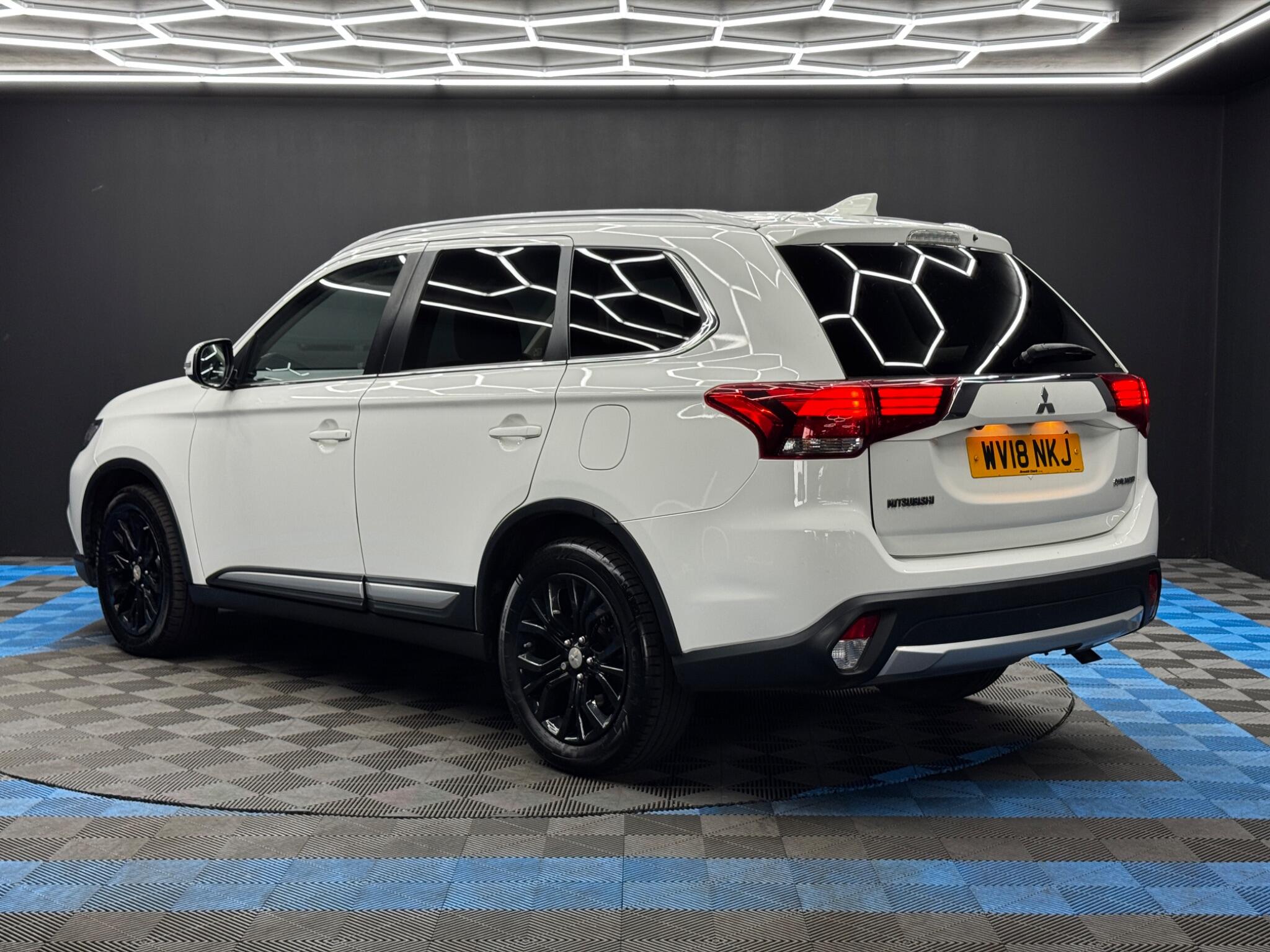 Mitsubishi Outlander 2.2 DI-D 4 Auto 4WD Euro 6 5dr 5dr Automatic 2026
