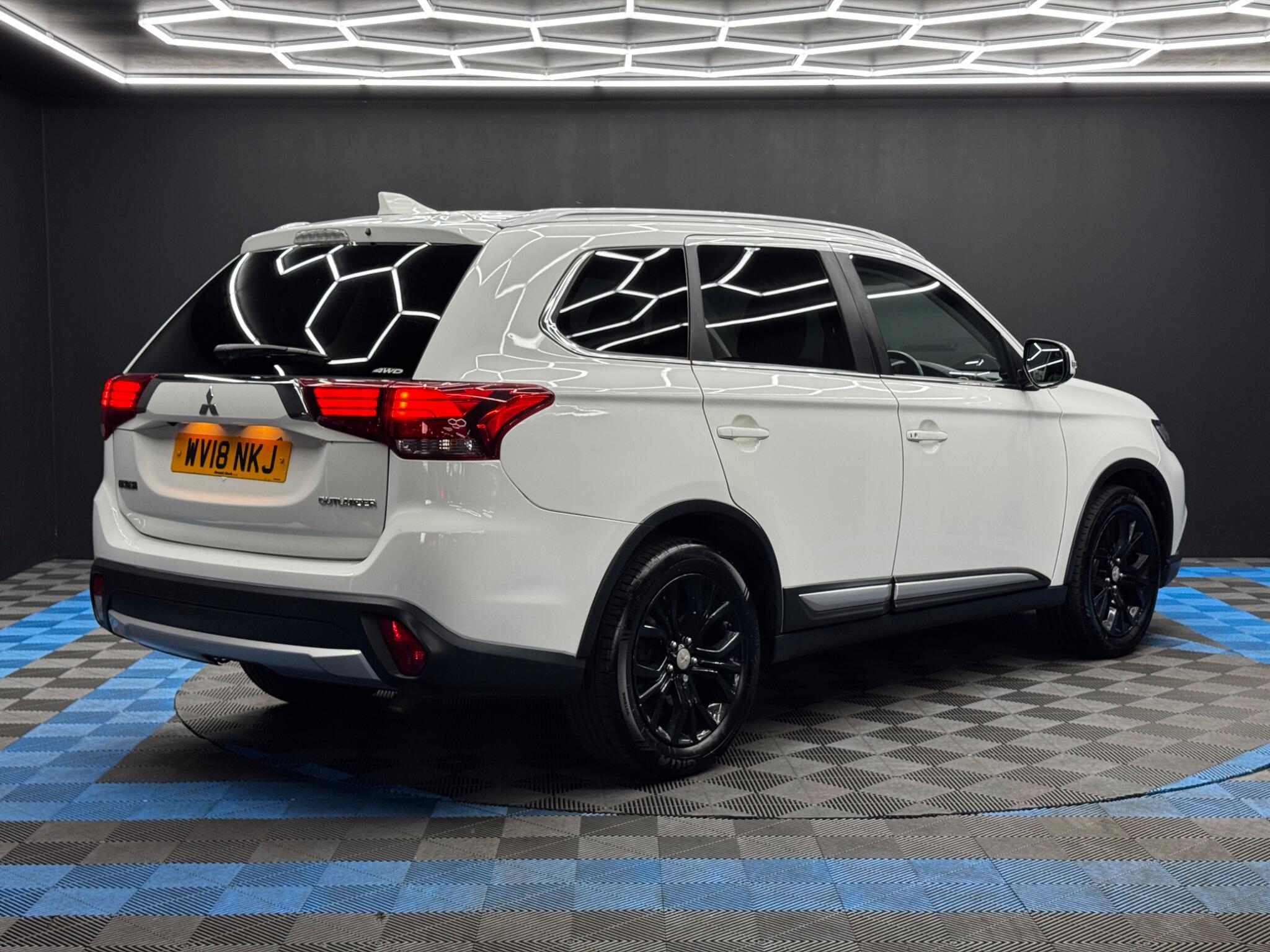 Mitsubishi Outlander 2.2 DI-D 4 Auto 4WD Euro 6 5dr 5dr Automatic 2026