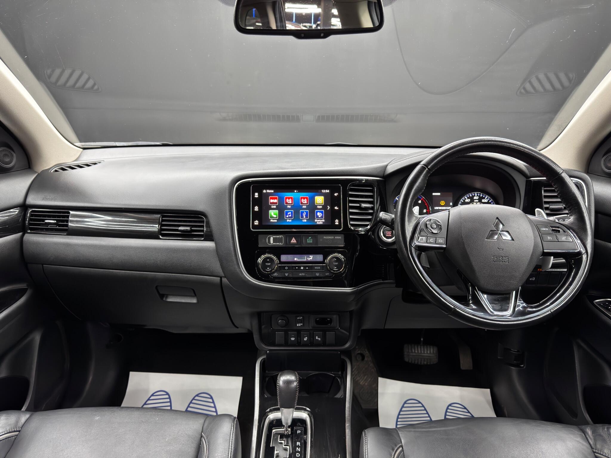 Mitsubishi Outlander 2.2 DI-D 4 Auto 4WD Euro 6 5dr 5dr Automatic 2026