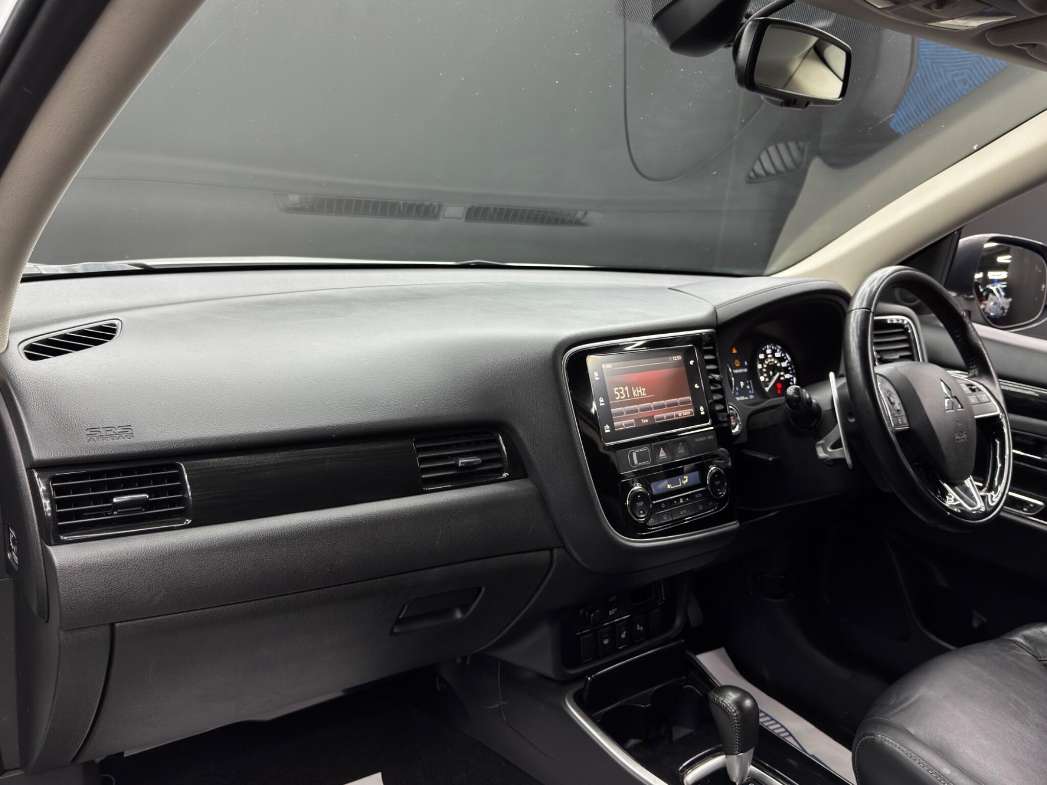 Mitsubishi Outlander 2.2 DI-D 4 Auto 4WD Euro 6 5dr 5dr Automatic 2026