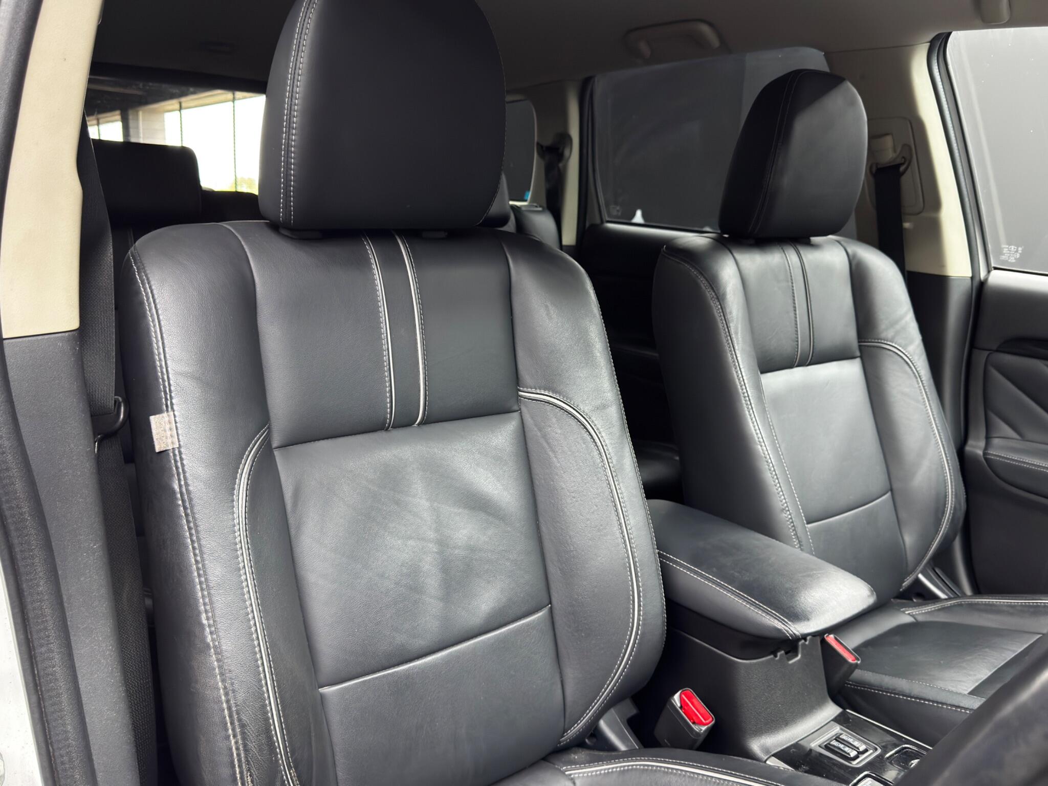 Mitsubishi Outlander 2.2 DI-D 4 Auto 4WD Euro 6 5dr 5dr Automatic 2026