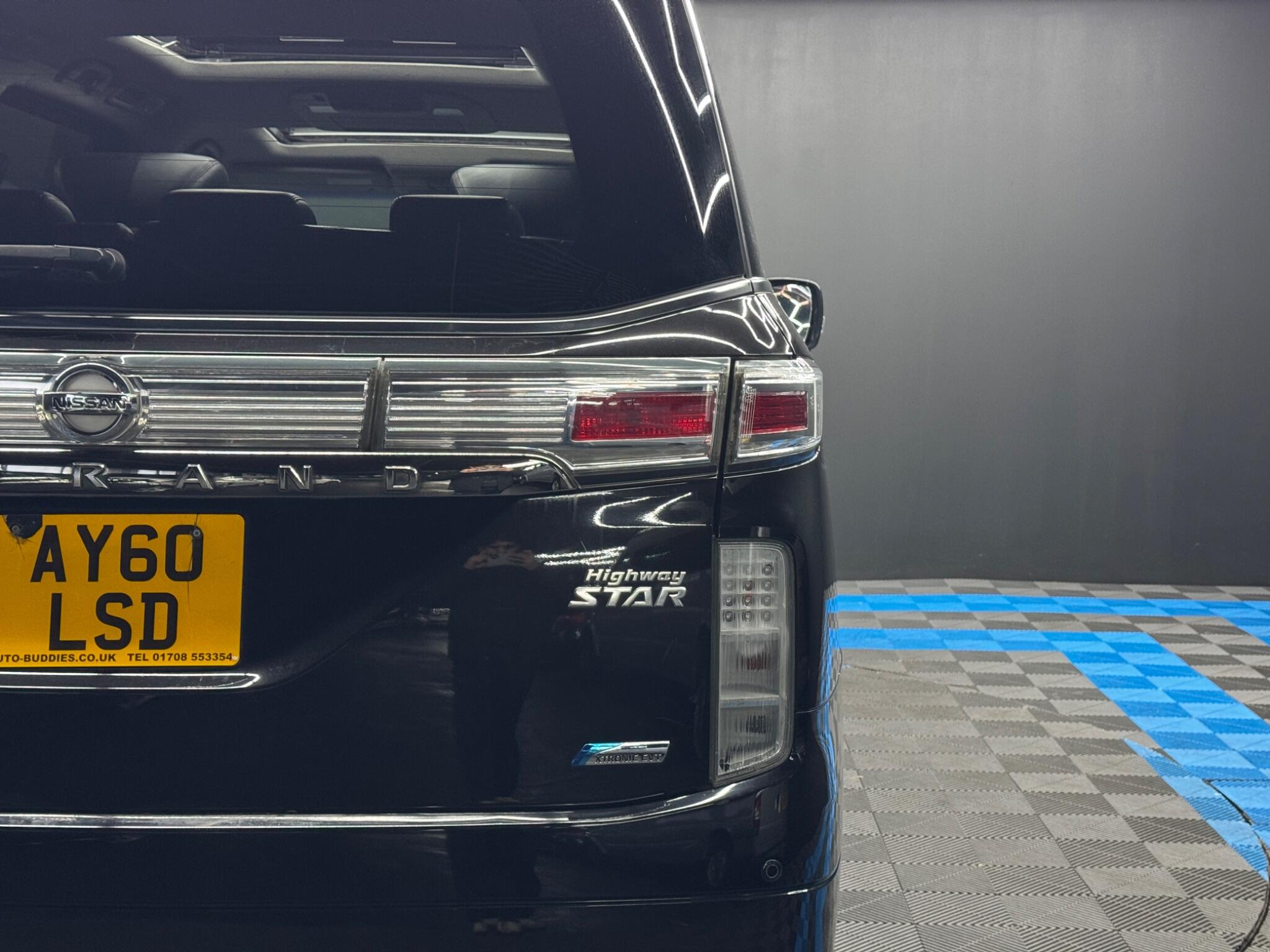 Nissan Elgrand 5dr Automatic 2026