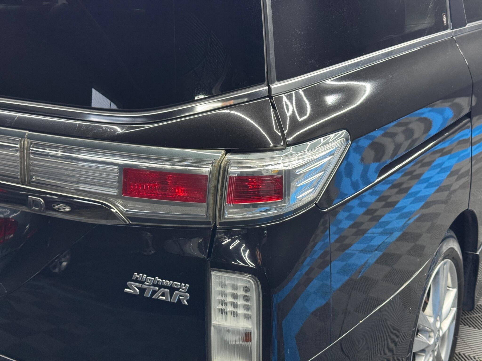 Nissan Elgrand 5dr Automatic 2026