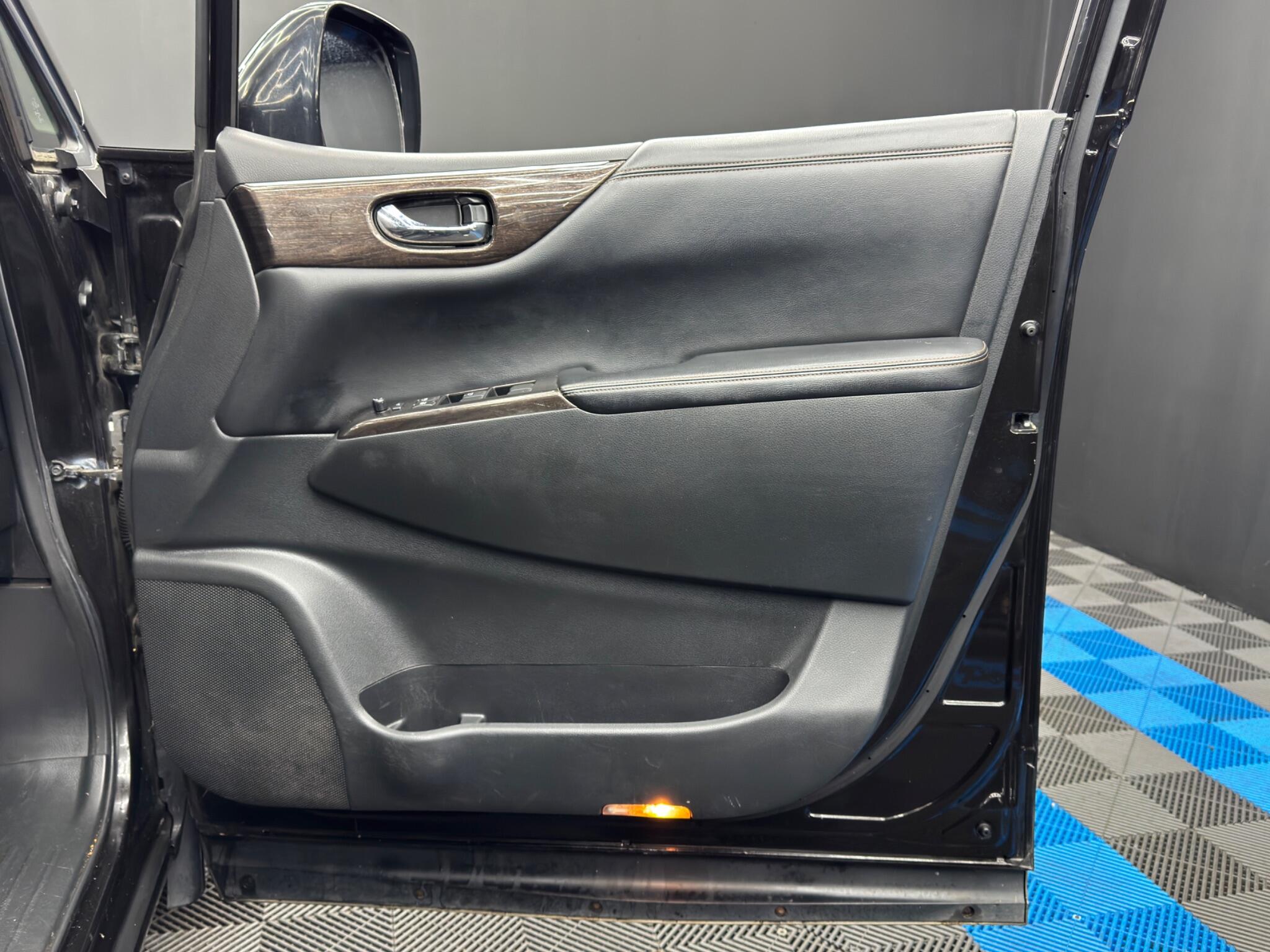 Nissan Elgrand 5dr Automatic 2026