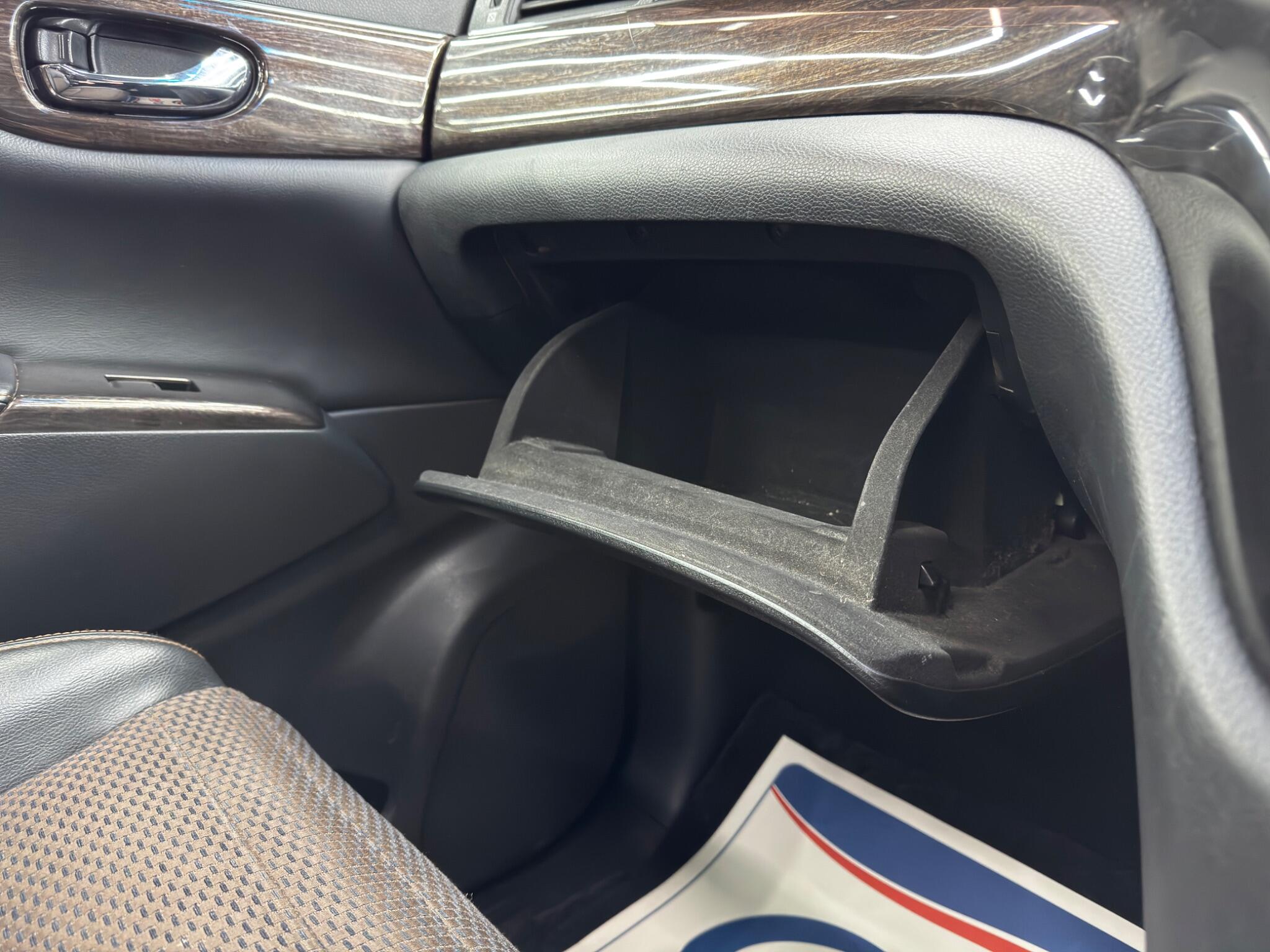 Nissan Elgrand 5dr Automatic 2026