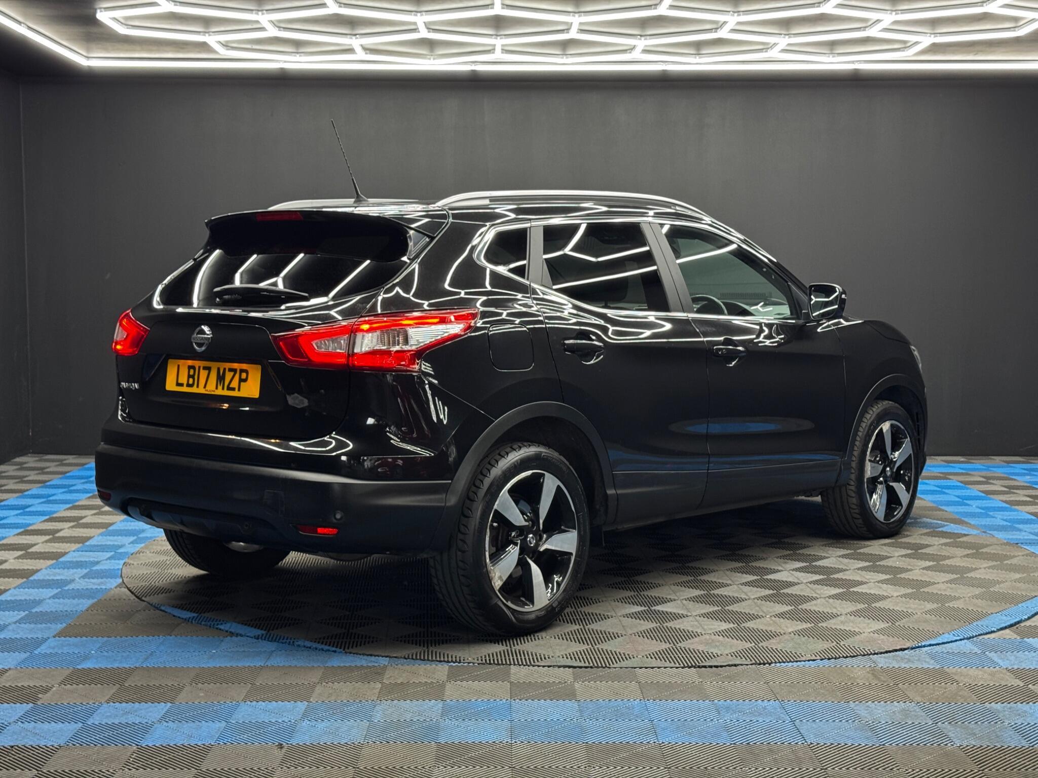 Nissan Qashqai 1.6 dCi N-Vision XTRON 2WD Euro 6 (s/s) 5dr 5dr Automatic 2026