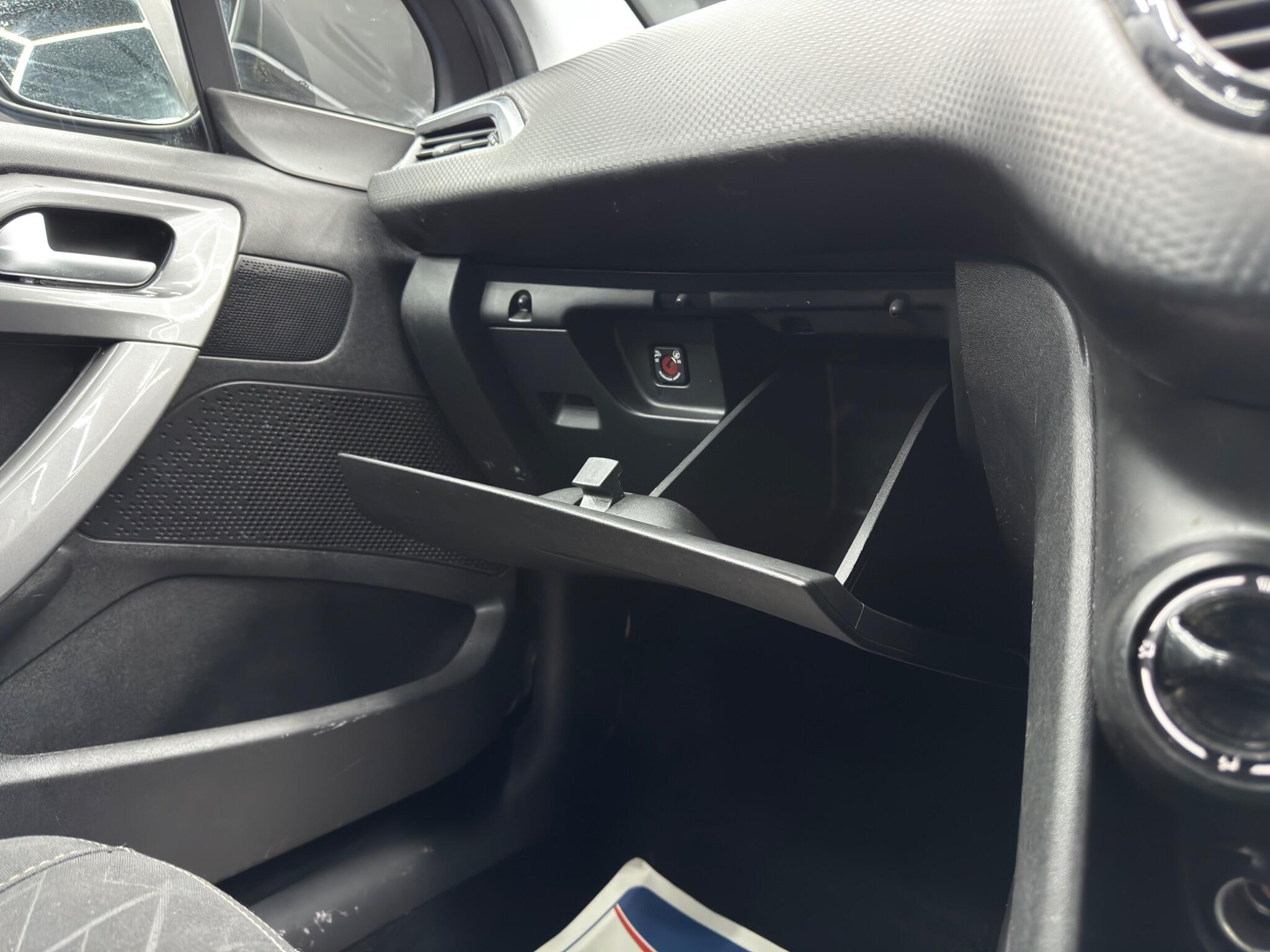 Peugeot 2008 1.2 PureTech Active Euro 6 (s/s) 5dr 5dr Manual 2026