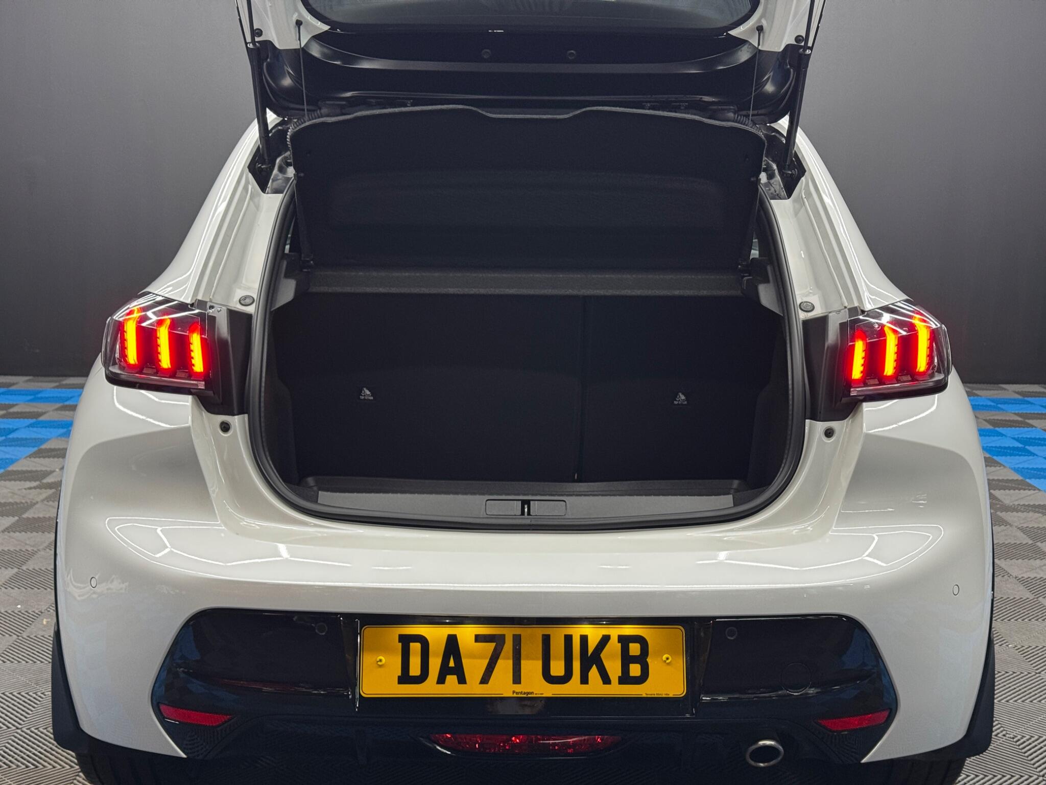 Peugeot 208 1.2 PureTech GT EAT Euro 6 (s/s) 5dr 5dr Automatic 2026