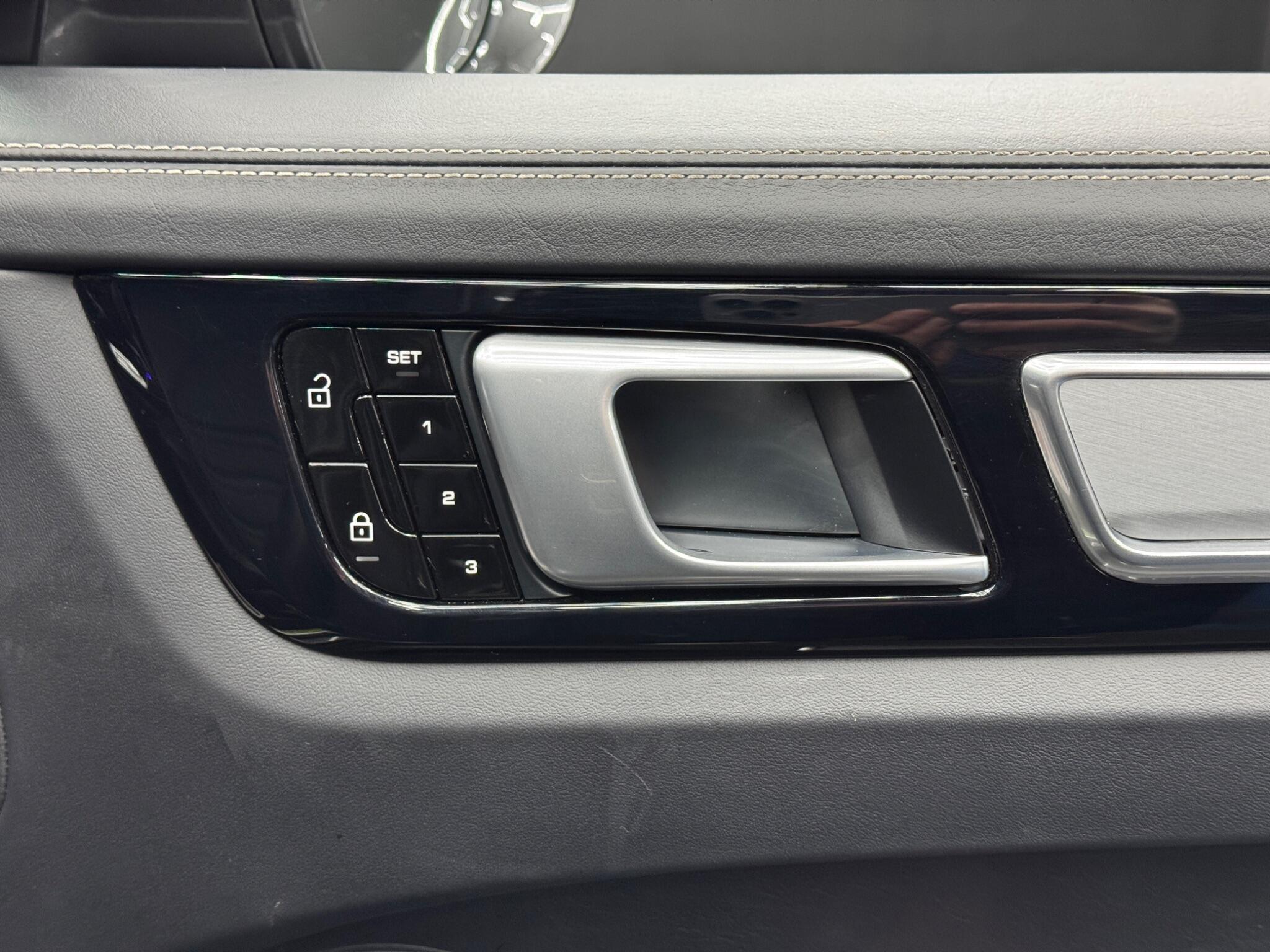 Porsche Cayenne 4.0 V8 E-Hybrid 14.1kWh Turbo S TiptronicS 4WD Euro 6 (s/s) 5dr 5dr Automatic 2026