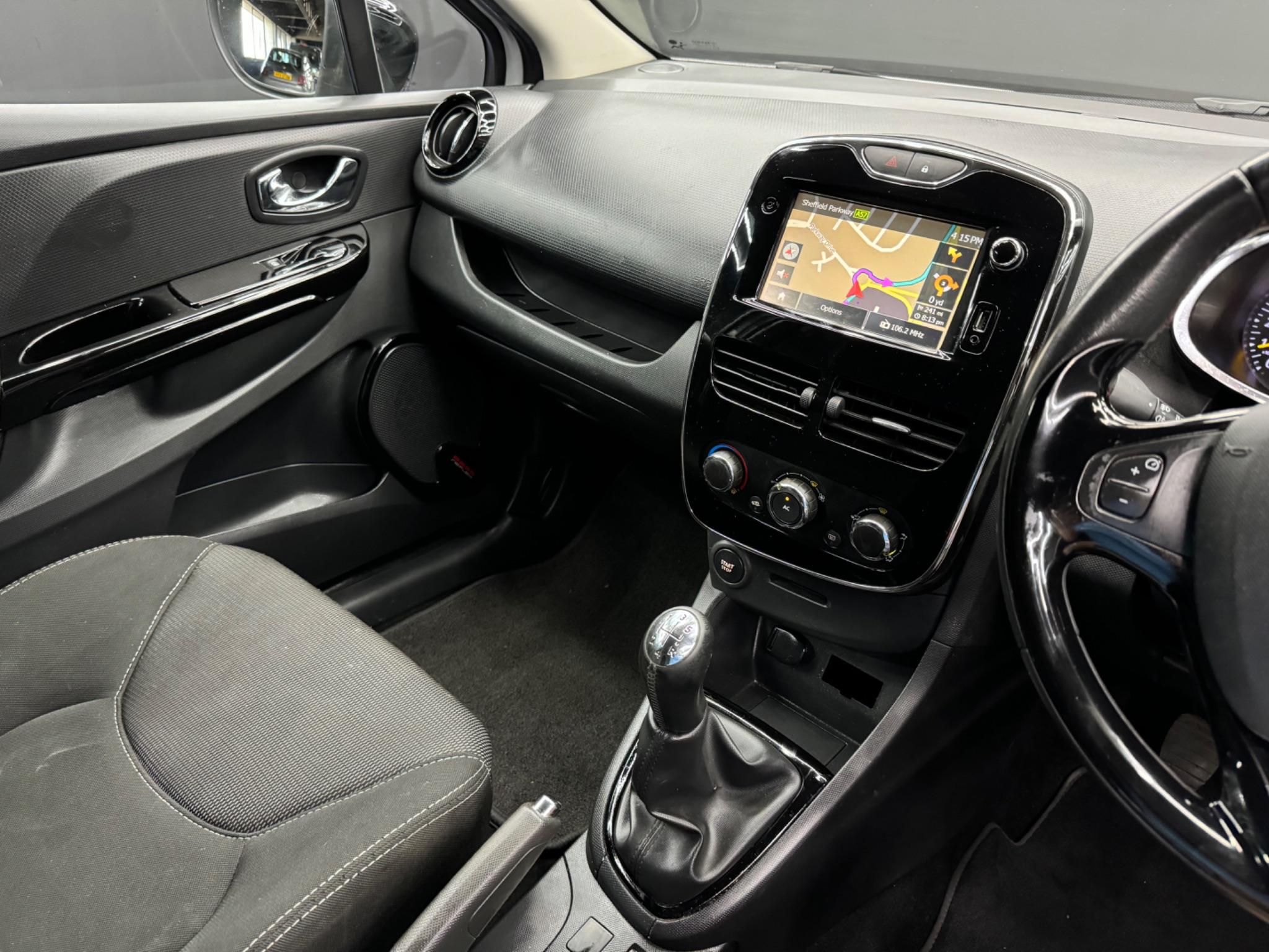 Renault Clio 1.2 16V Dynamique MediaNav Euro 5 5dr 5dr Manual 2025