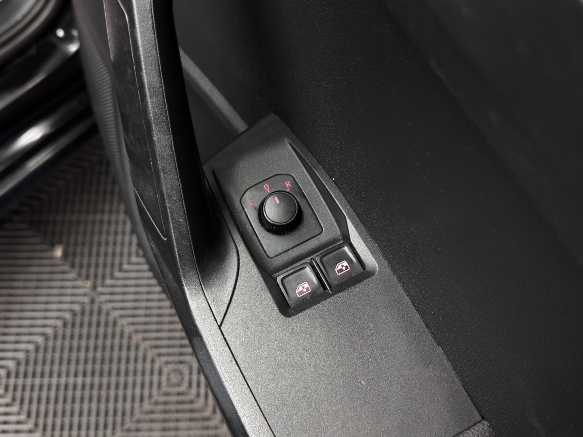 Seat Ibiza 1.0 MPI SE Euro 6 (s/s) 5dr 5dr Manual 2025