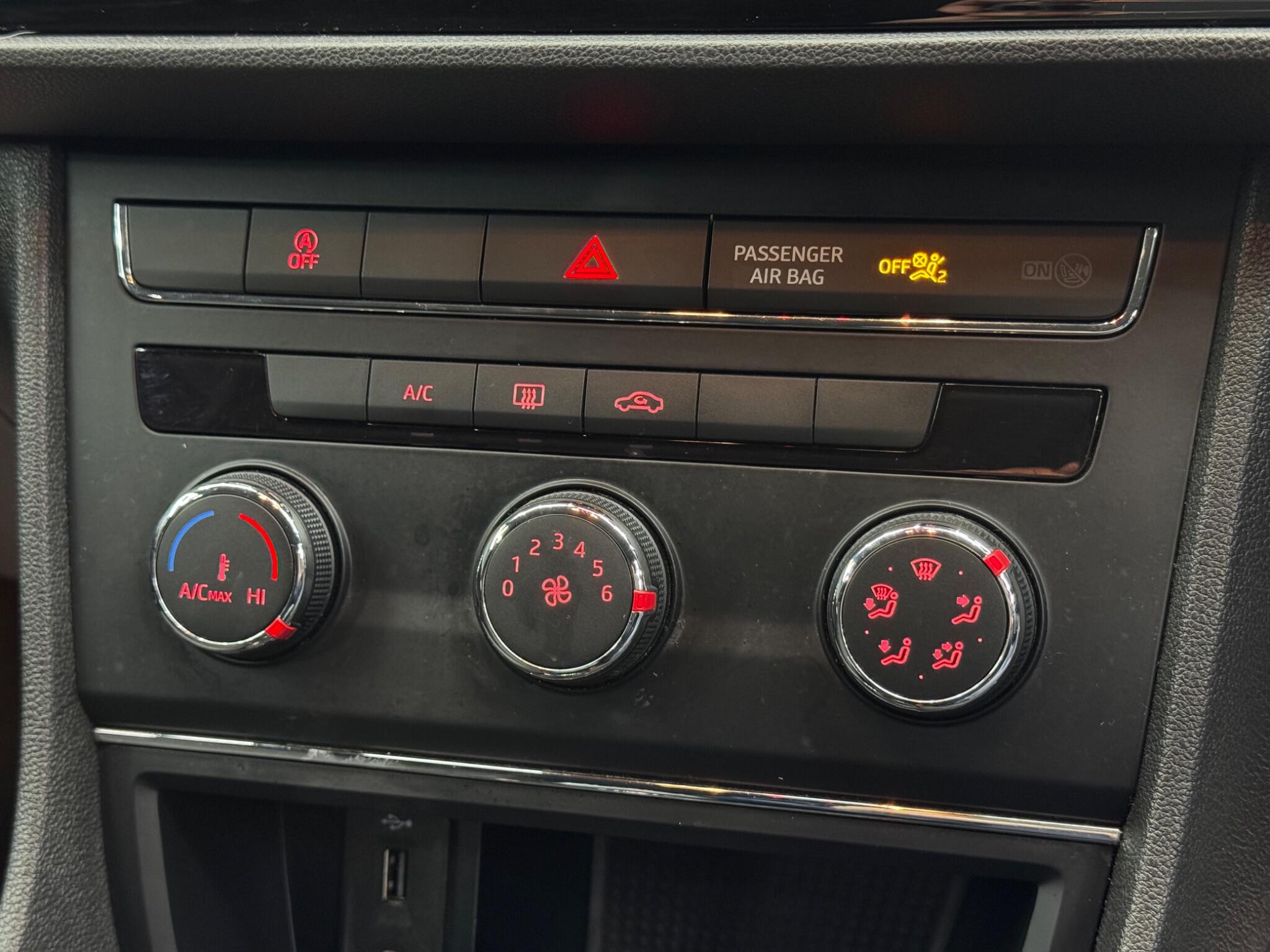 Seat Leon 1.6 TDI SE Euro 6 (s/s) 5dr 5dr Manual 2025