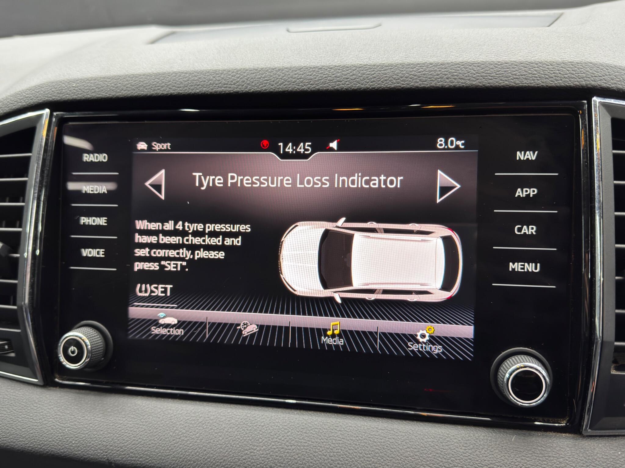 Skoda Karoq 2.0 TDI SE L DSG 4WD Euro 6 (s/s) 5dr 5dr Automatic 2025