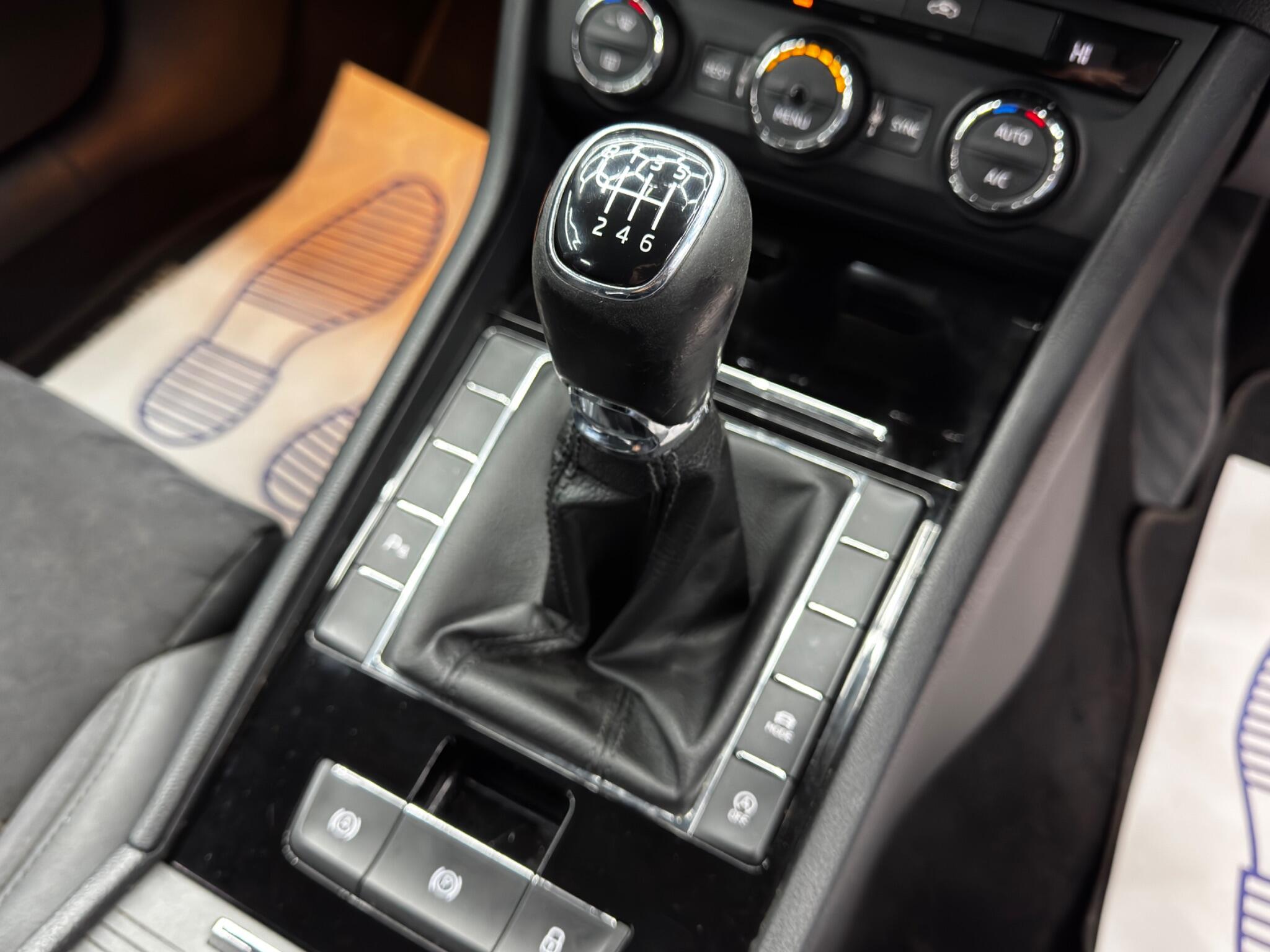 Skoda Superb 1.6 TDI SE Technology DSG Euro 6 (s/s) 5dr 5dr Automatic 2025