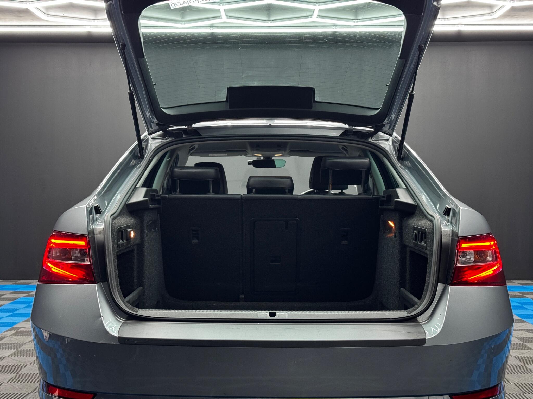 Skoda Superb 1.6 TDI SE Technology DSG Euro 6 (s/s) 5dr 5dr Automatic 2025